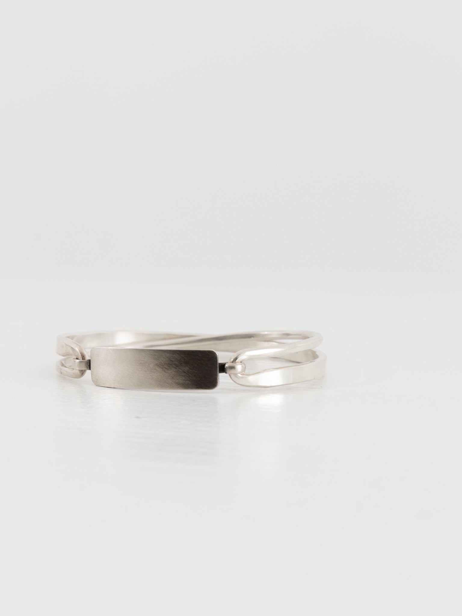 Werkstatt:München Bracelet Flat Crossed - WERKSTATT:MUNCHEN at Worthwhile - shop BRACELETS