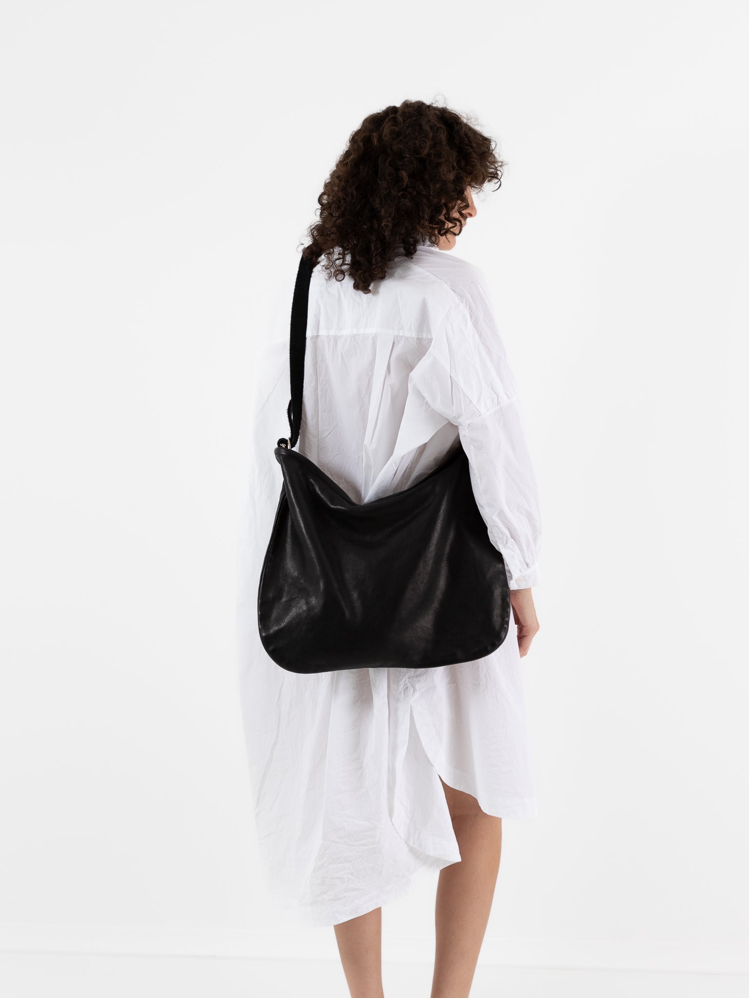 バッグ GUIDI HOBO BAG BLACK Guidi Crossbody Bag Q20 in Black at Worthwhile