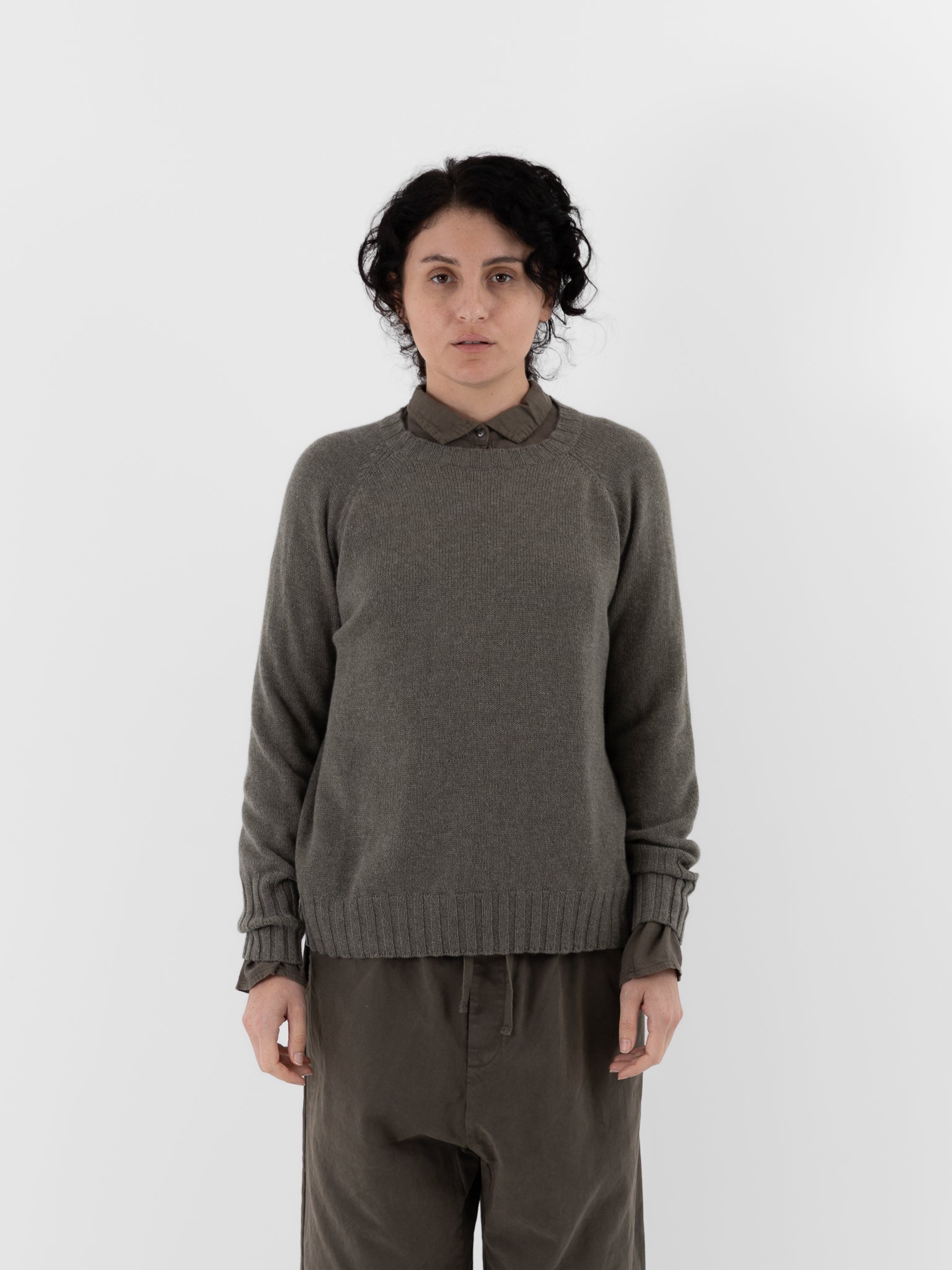 Album di Famiglia Girocollo Raglan Crew WS in Taupe - ALBUM DI FAMIGLIA at Worthwhile - shop SWEATER