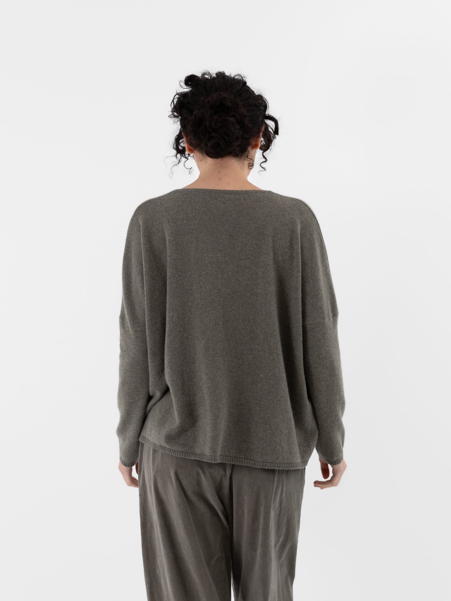 Album di Famiglia V Neck WS in Taupe - ALBUM DI FAMIGLIA at Worthwhile - shop SWEATER