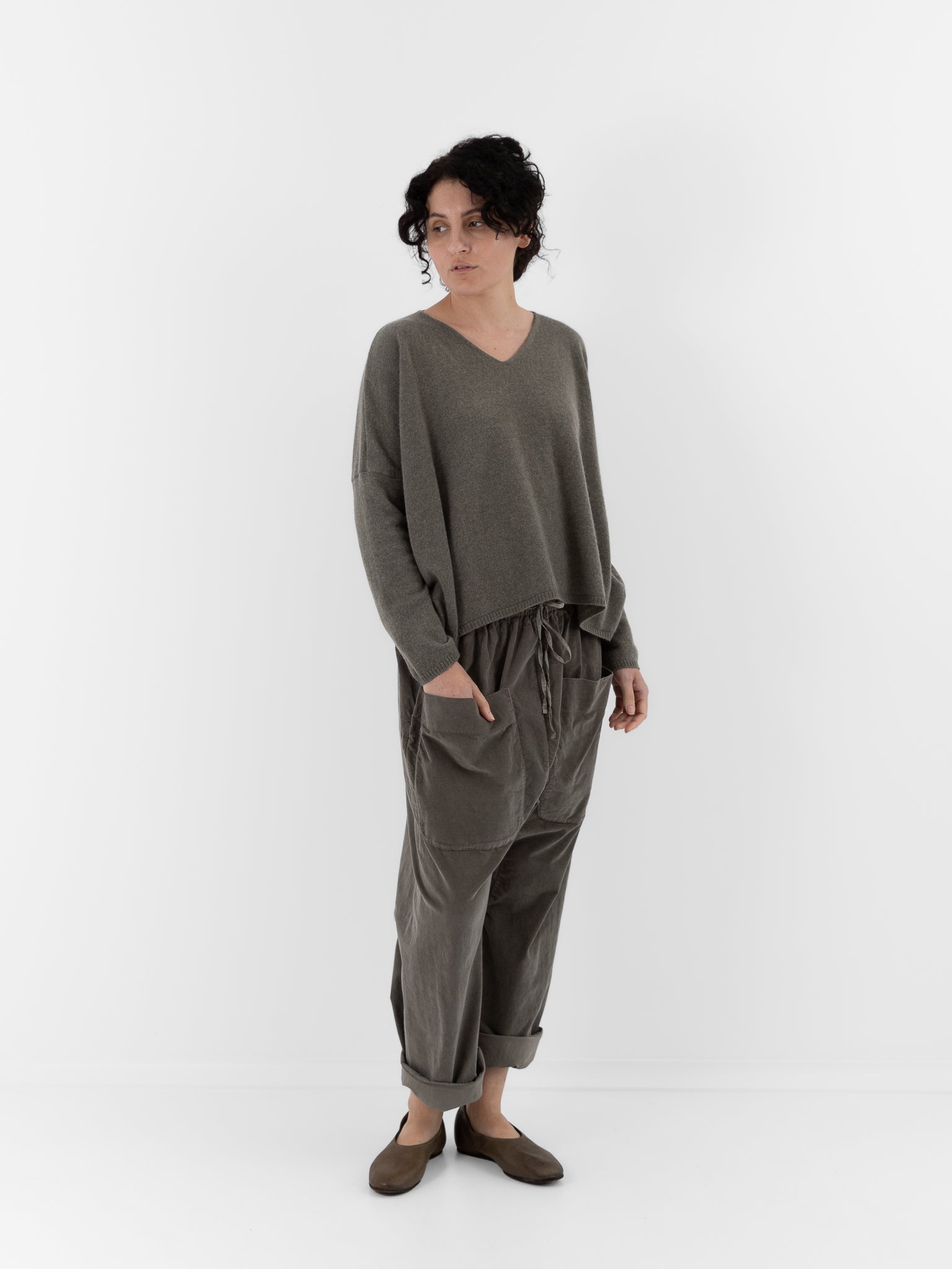 Album di Famiglia V Neck WS in Taupe - ALBUM DI FAMIGLIA at Worthwhile - shop SWEATER