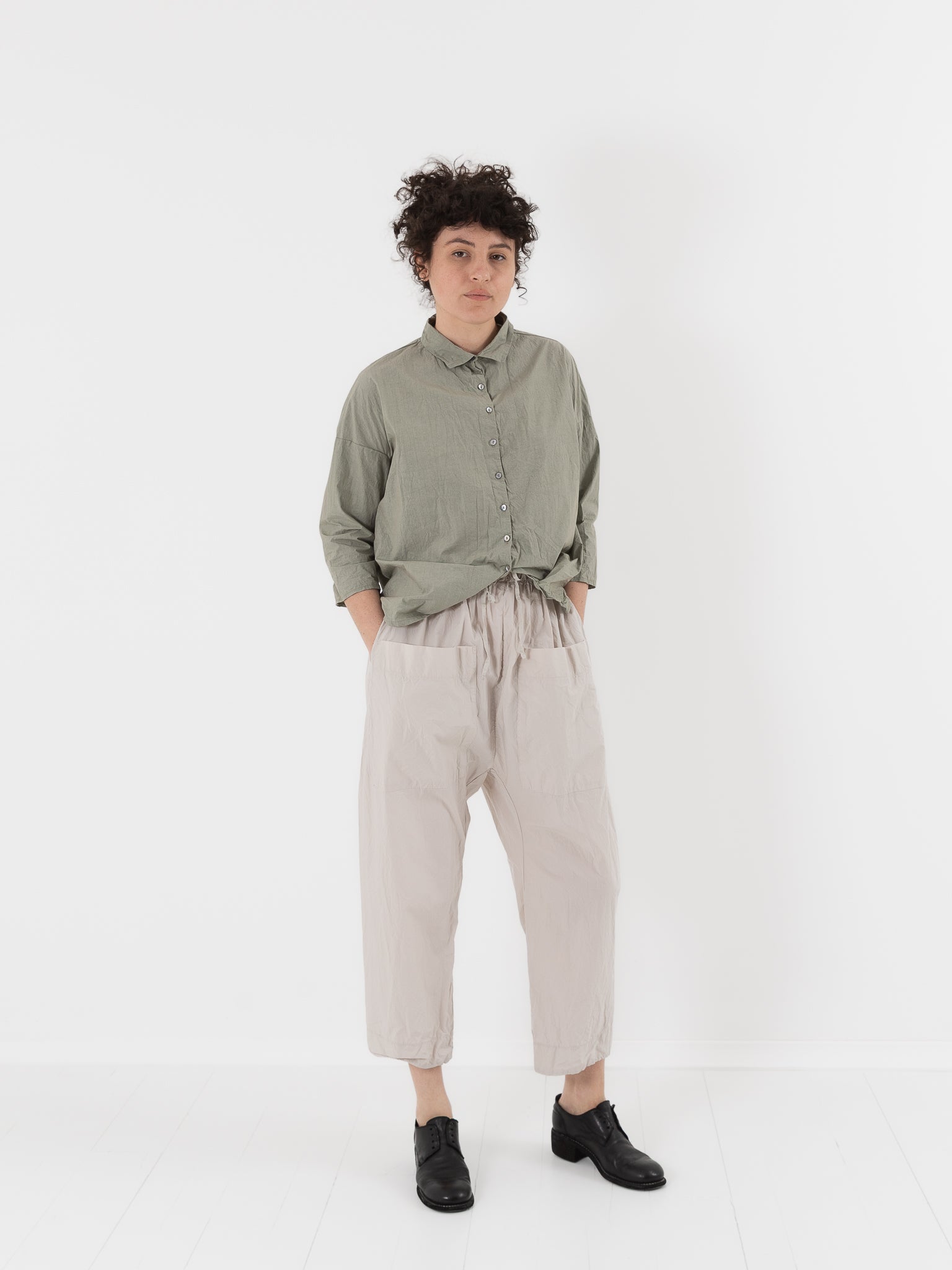 Album di Famiglia Braghe Trousers in Pebble TC - ALBUM DI FAMIGLIA at Worthwhile - shop PANT