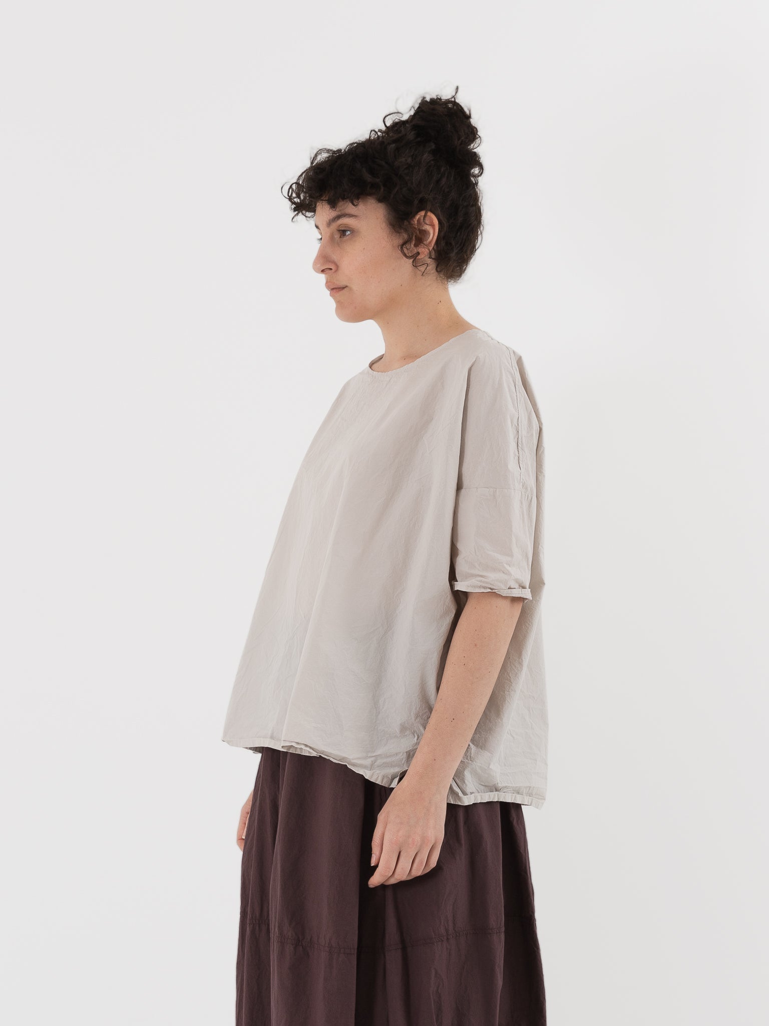Album di Famiglia Simple Tee Shirt in Pebble TC - ALBUM DI FAMIGLIA at Worthwhile - shop TOP
