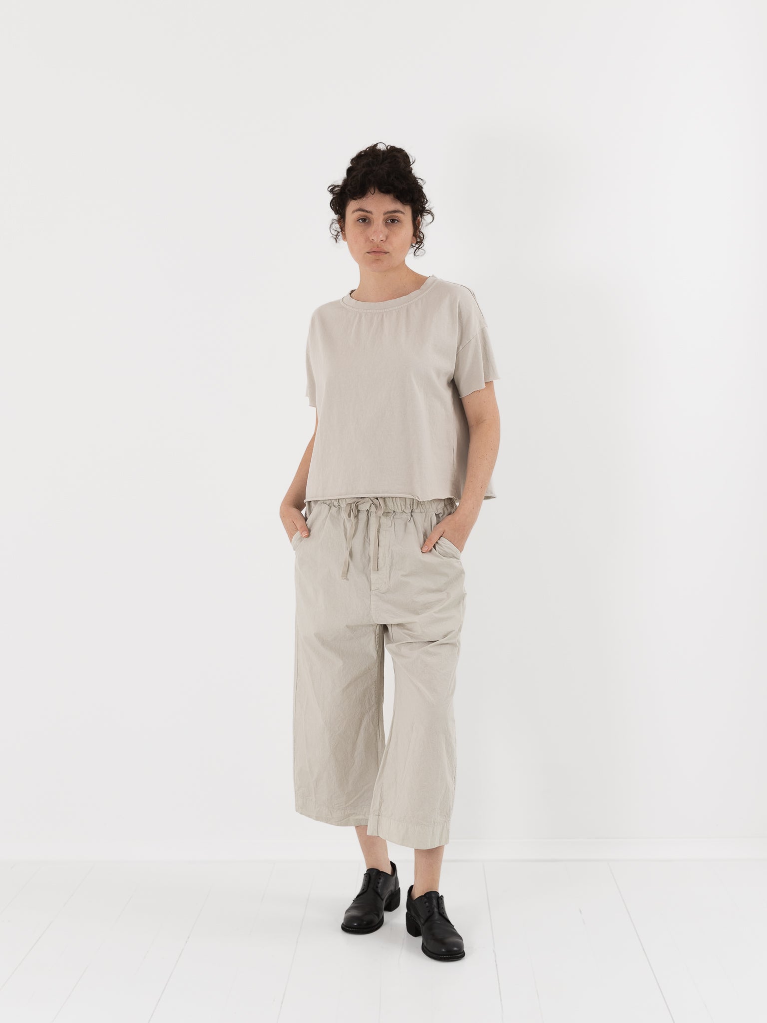 Album di Famiglia Wide & Short Trousers in Pebble CC - ALBUM DI FAMIGLIA at Worthwhile - shop PANT