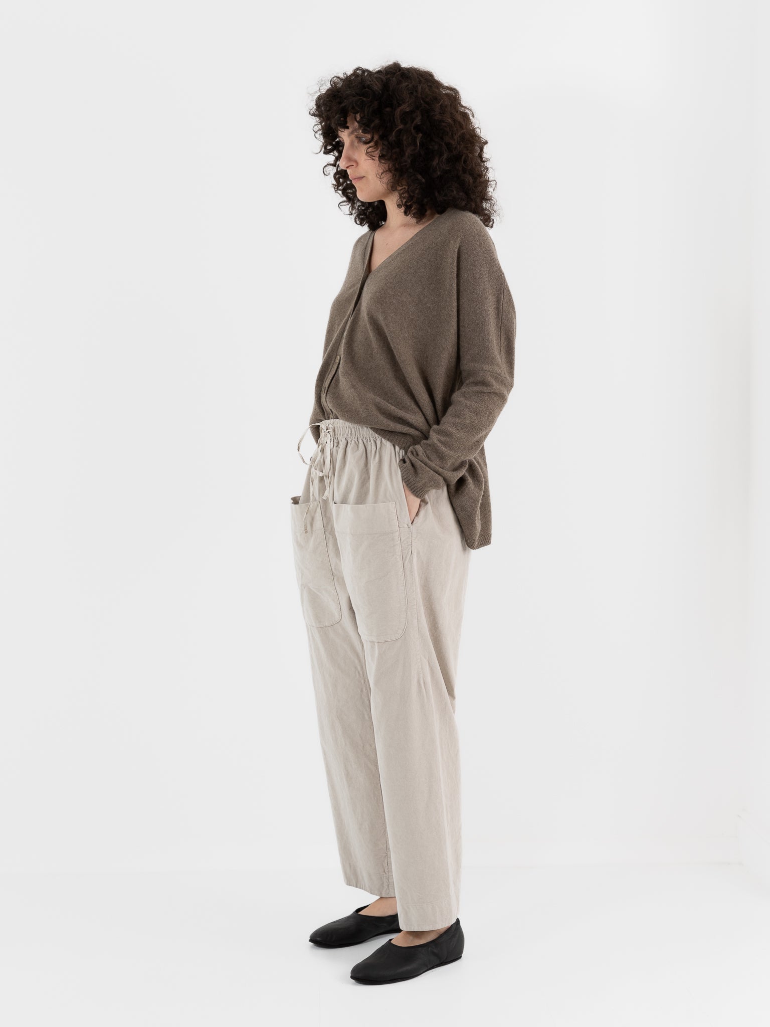 Album di Famiglia Velvet Braghe Pant in Oatmeal at Worthwhile