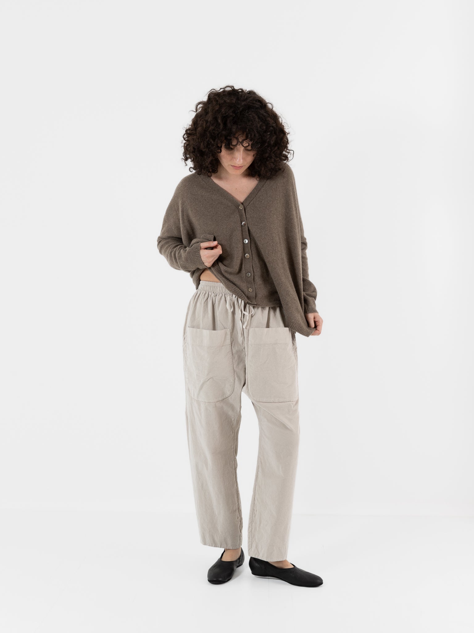Album di Famiglia Velvet Braghe Pant in Oatmeal at Worthwhile
