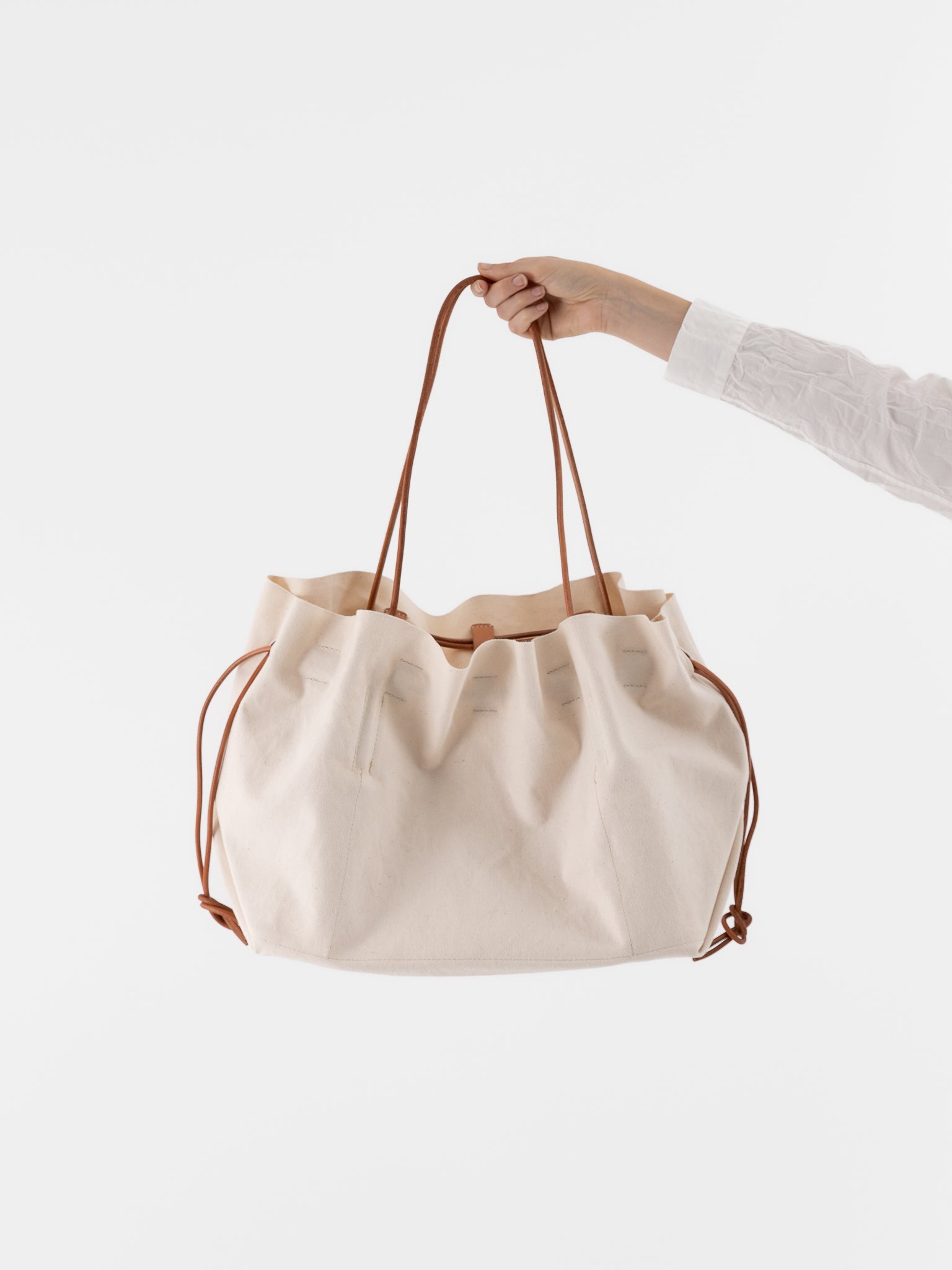 Amiacalva Scarecrow Medium Tote in White - AMIACALVA at Worthwhile - shop BAG