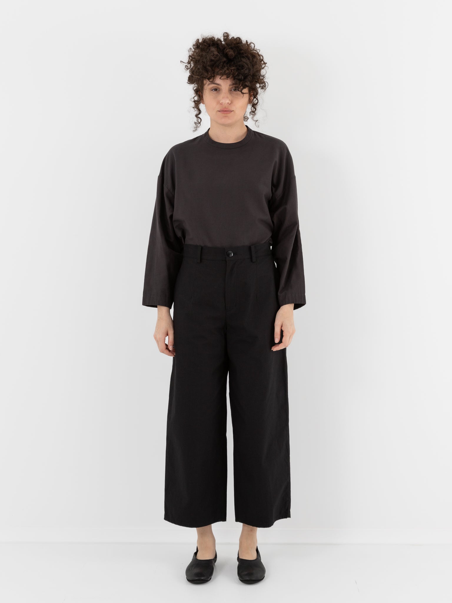 Arts & Science Bulky Chinos Pants in Black - ARTS & SCIENCE at Worthwhile - shop PANT