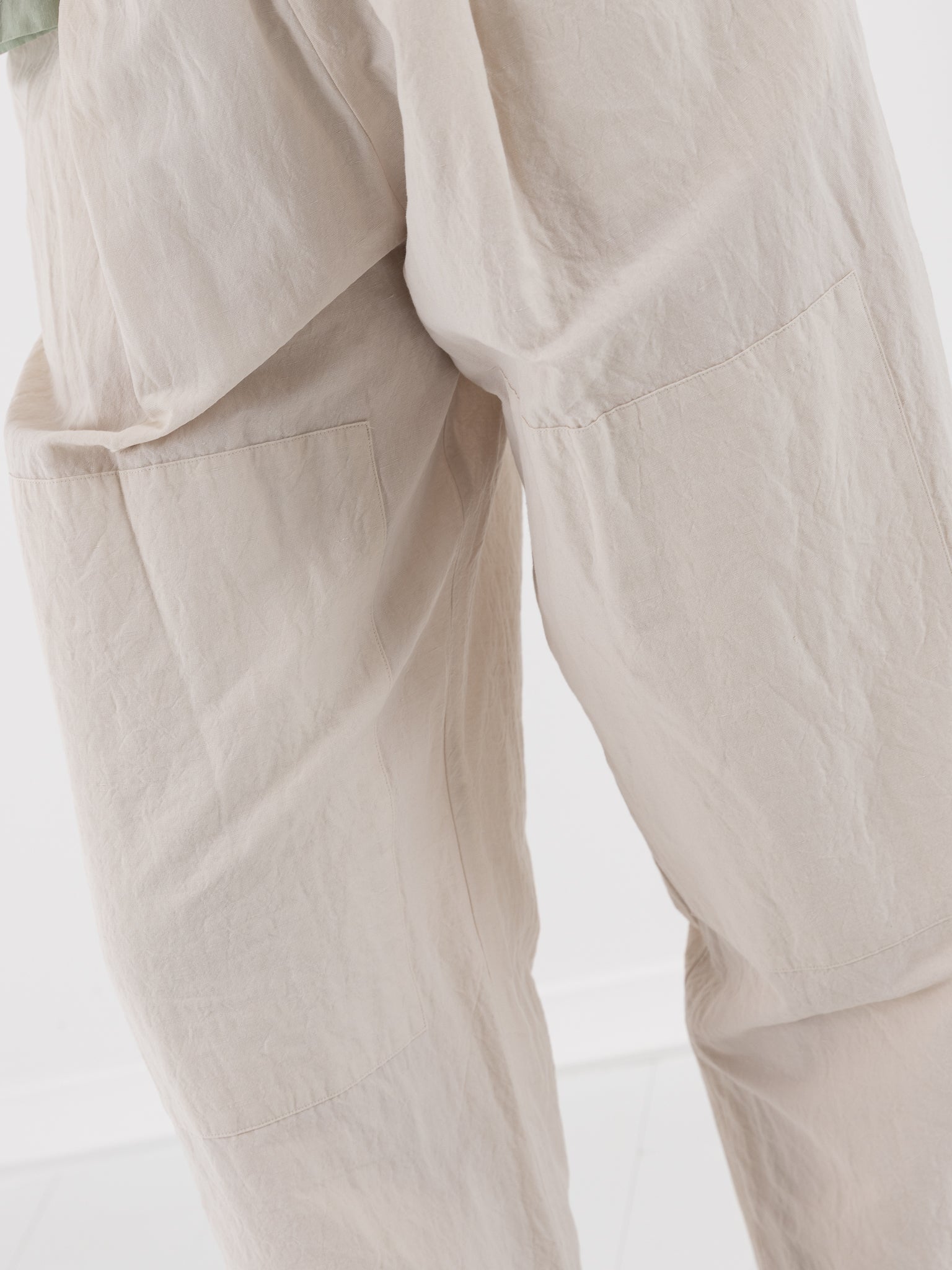 Arts & Science One Tuck Relaxed Fit Pants in Ivory - ARTS & SCIENCE at Worthwhile - shop PANT