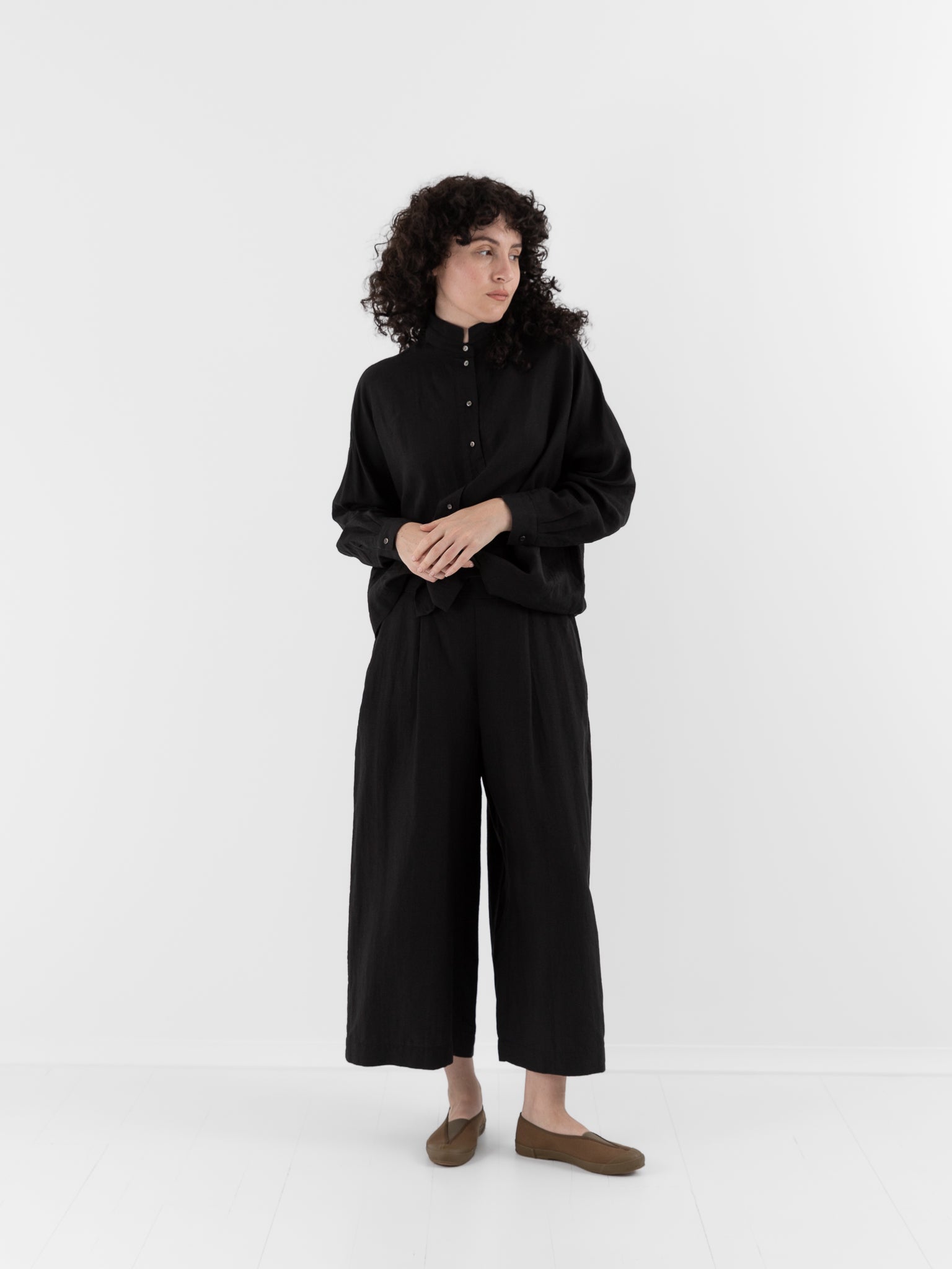 Arts & Science Back Tuck Easy Wide Pants in Black - ARTS & SCIENCE at Worthwhile - shop PANT