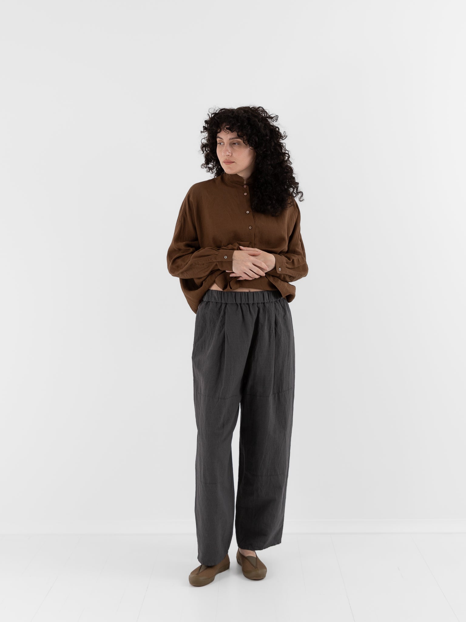Arts & Science One Tuck Relaxed Fit Pants in Ink Black - ARTS & SCIENCE at Worthwhile - shop PANT