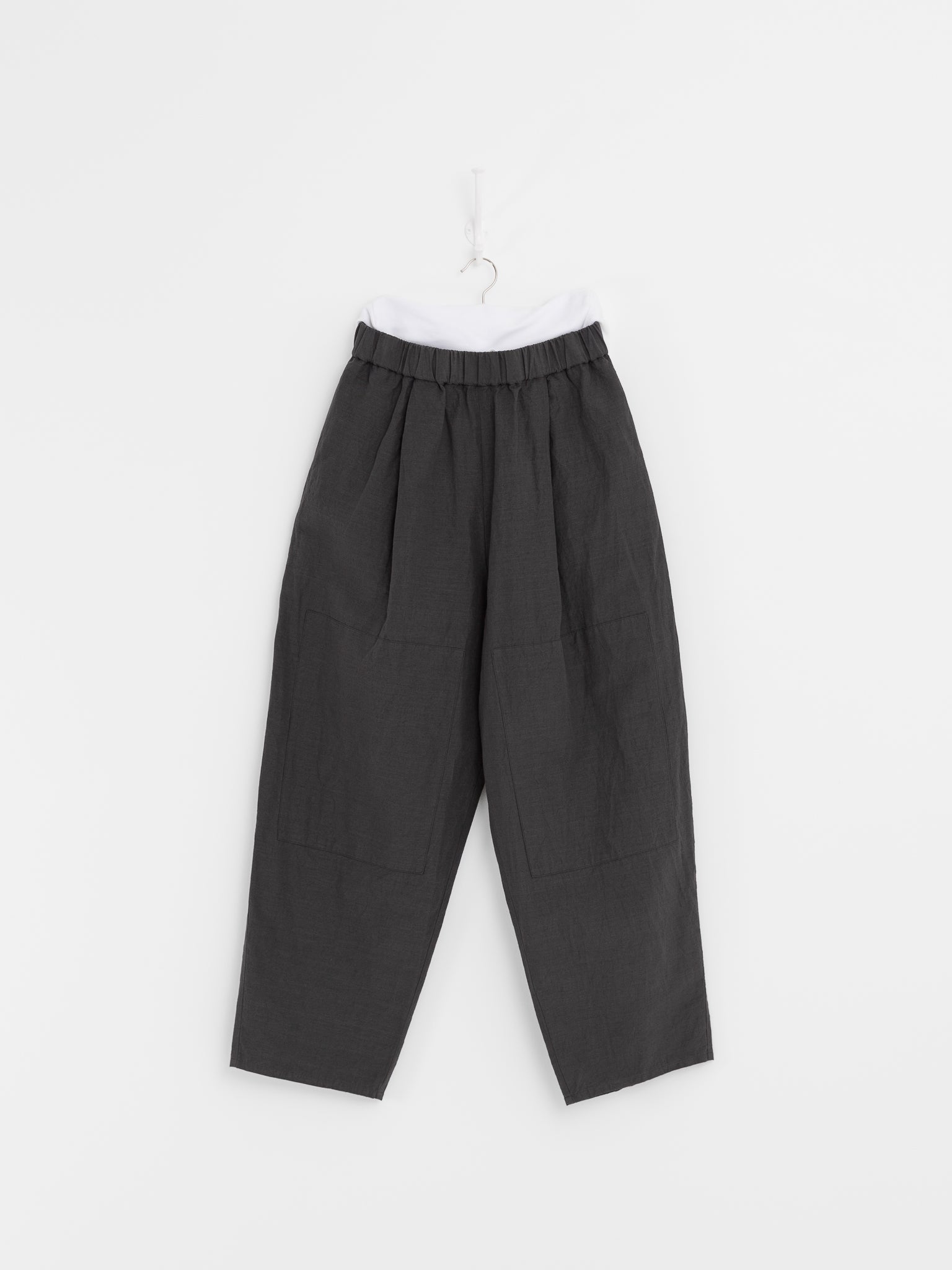 Arts & Science One Tuck Relaxed Fit Pants in Ink Black - ARTS & SCIENCE at Worthwhile - shop PANT
