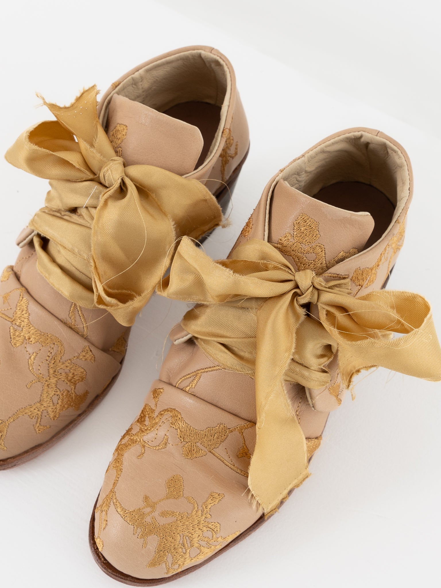 Atelier Inscrire Extinct Flowers Shoe in Natural/Gold - ATELIER INSCRIRE at Worthwhile - shop SHOES