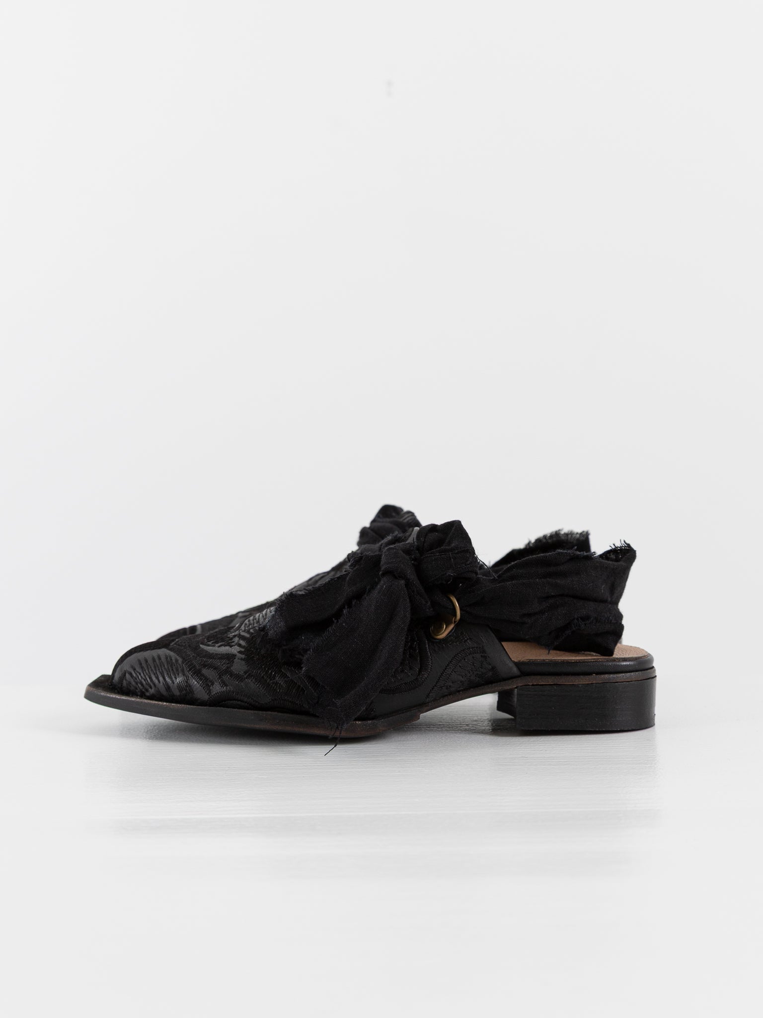 Atelier Inscrire Venancia Shoe in Black - ATELIER INSCRIRE at Worthwhile - shop SHOES