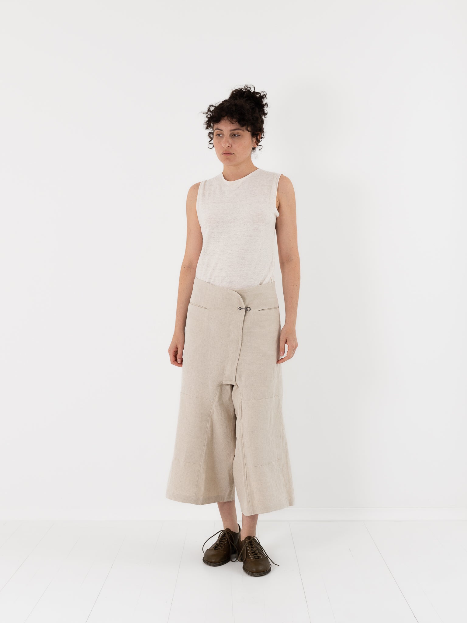 Atelier Suppan Toile Short Pants 42 in Off White - ATELIER SUPPAN at Worthwhile - shop PANT