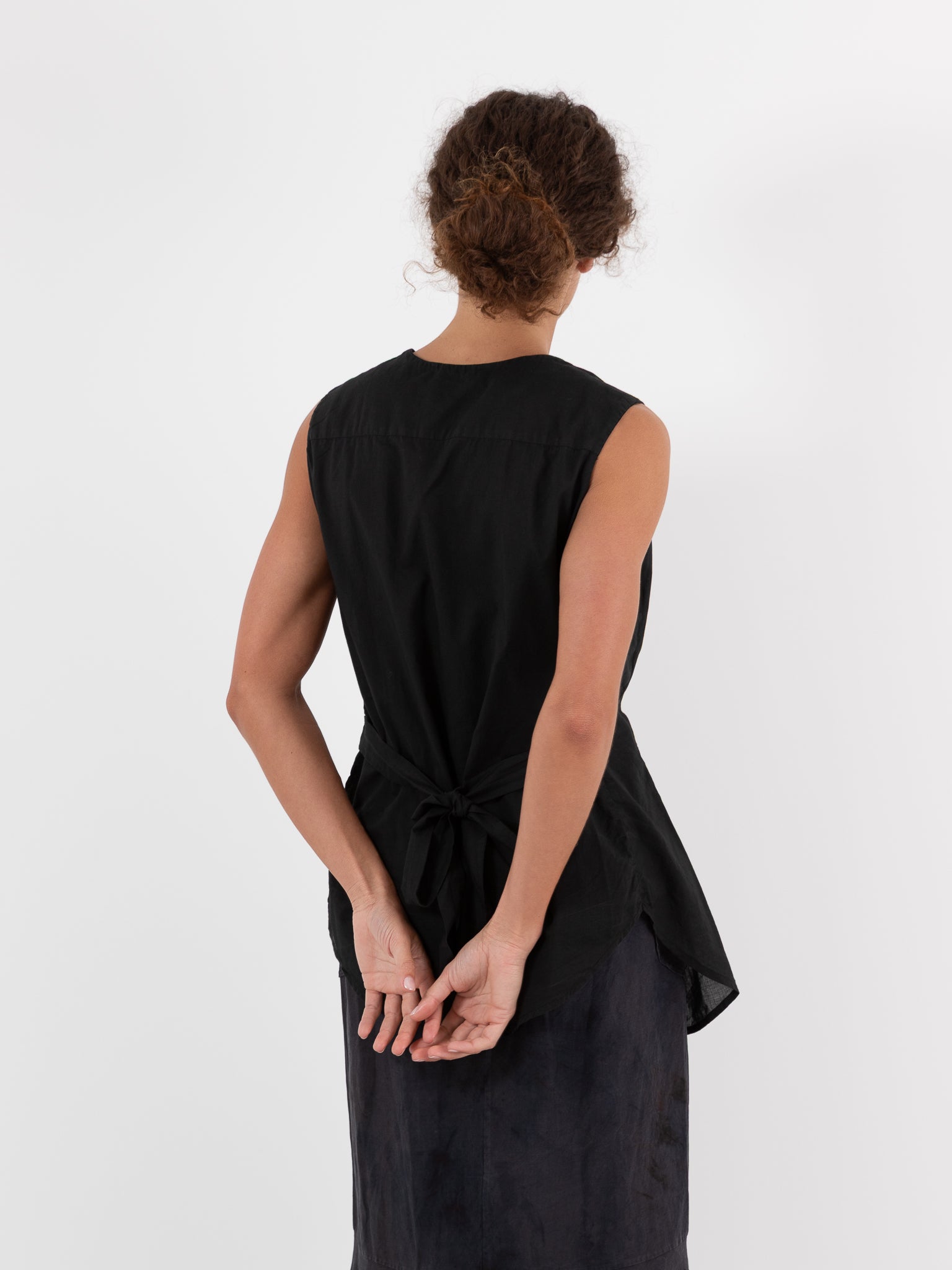Atelier Suppan Sleeveless Button Top 42 in Dark - ATELIER SUPPAN at Worthwhile - shop TOP