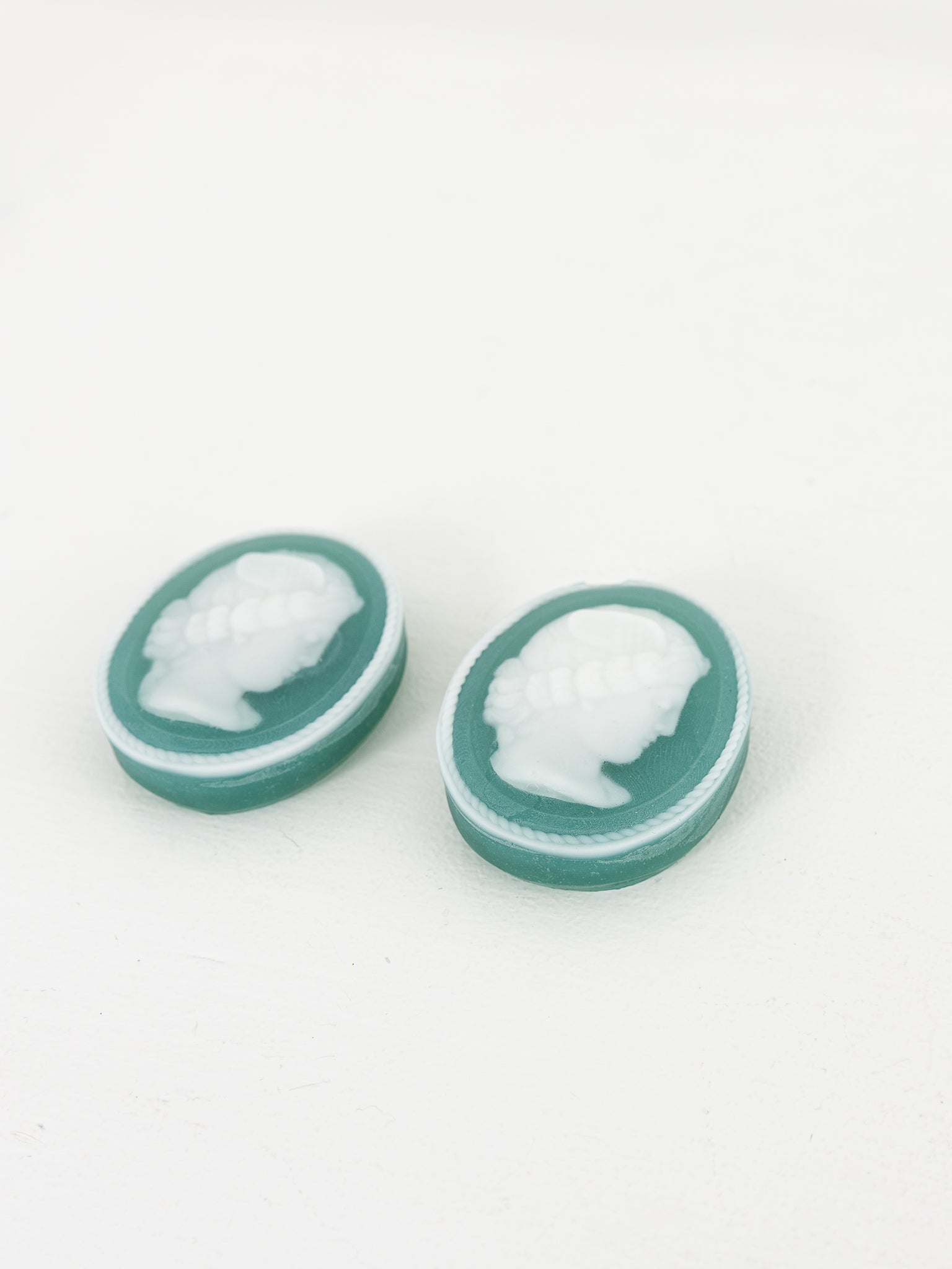 Bridie Hall Diana Intaglio Soap, Aqua Minerals & Sea Kelp - Worthwhile