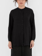 Der Antagonist Shirt 25 in Black with Stitching - DER ANTAGONIST at Worthwhile - shop TOP