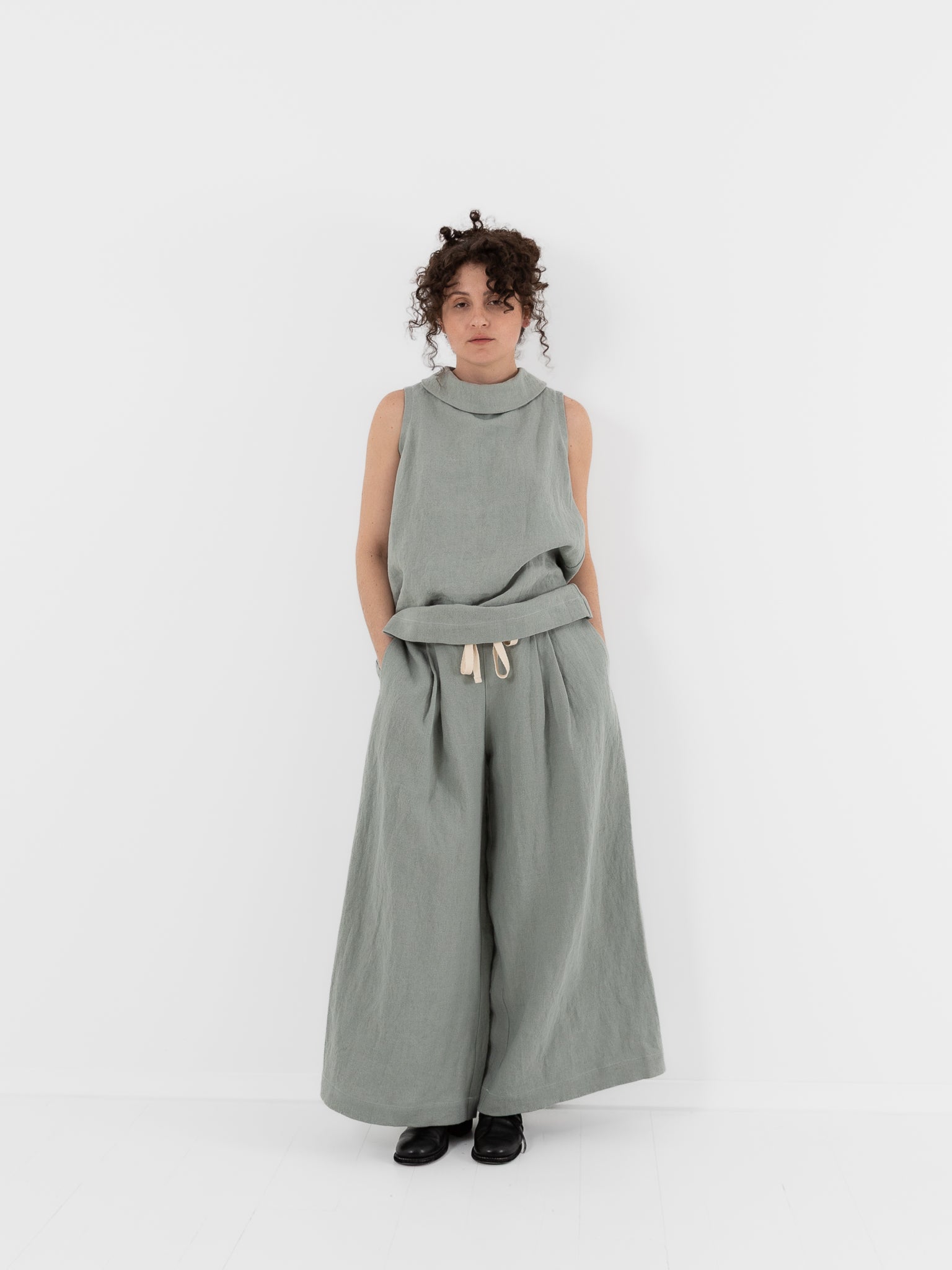 Der Antagonist Pants 20 in Celadon - DER ANTAGONIST at Worthwhile - shop PANT