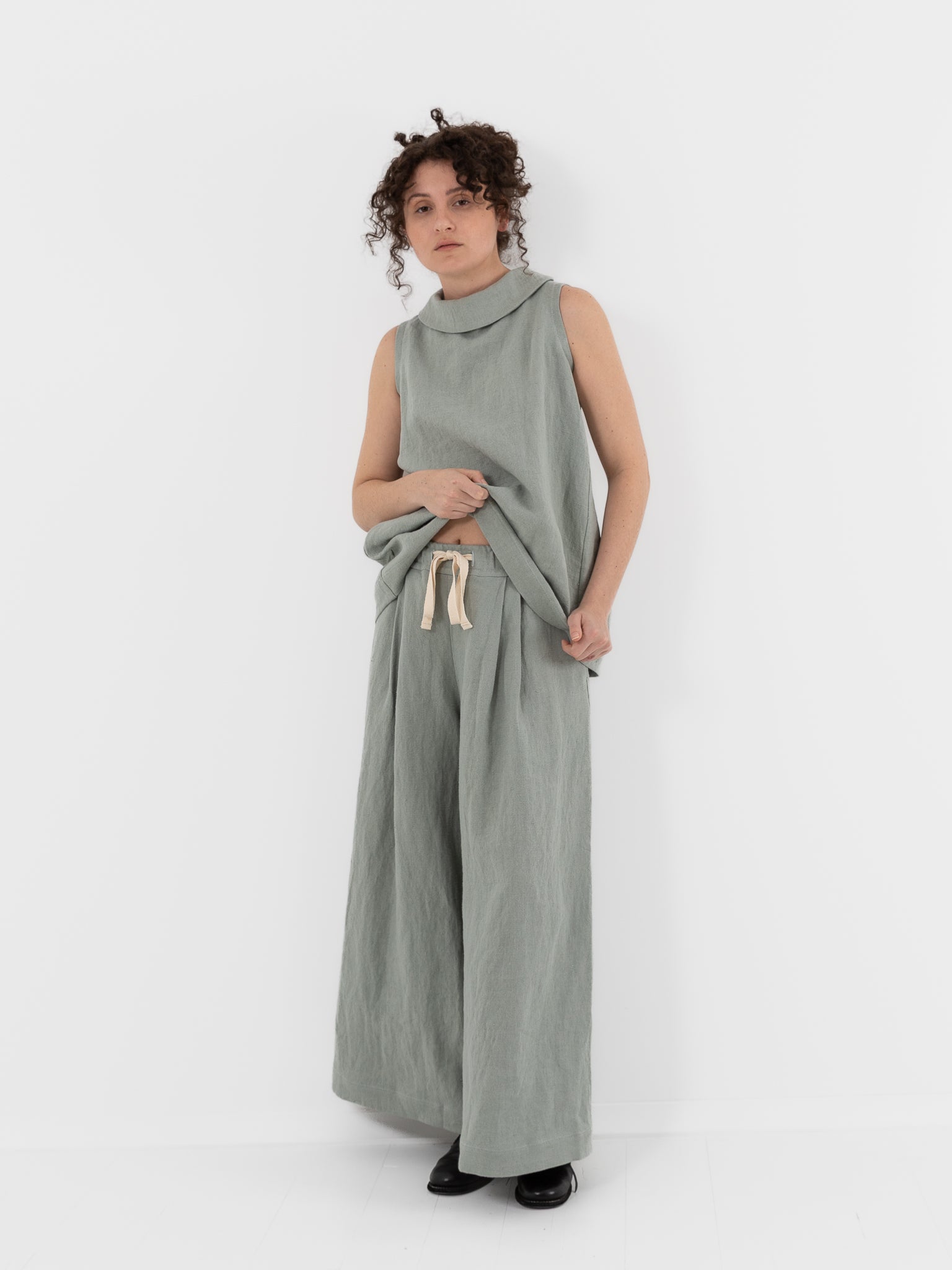 Der Antagonist Pants 20 in Celadon - DER ANTAGONIST at Worthwhile - shop PANT