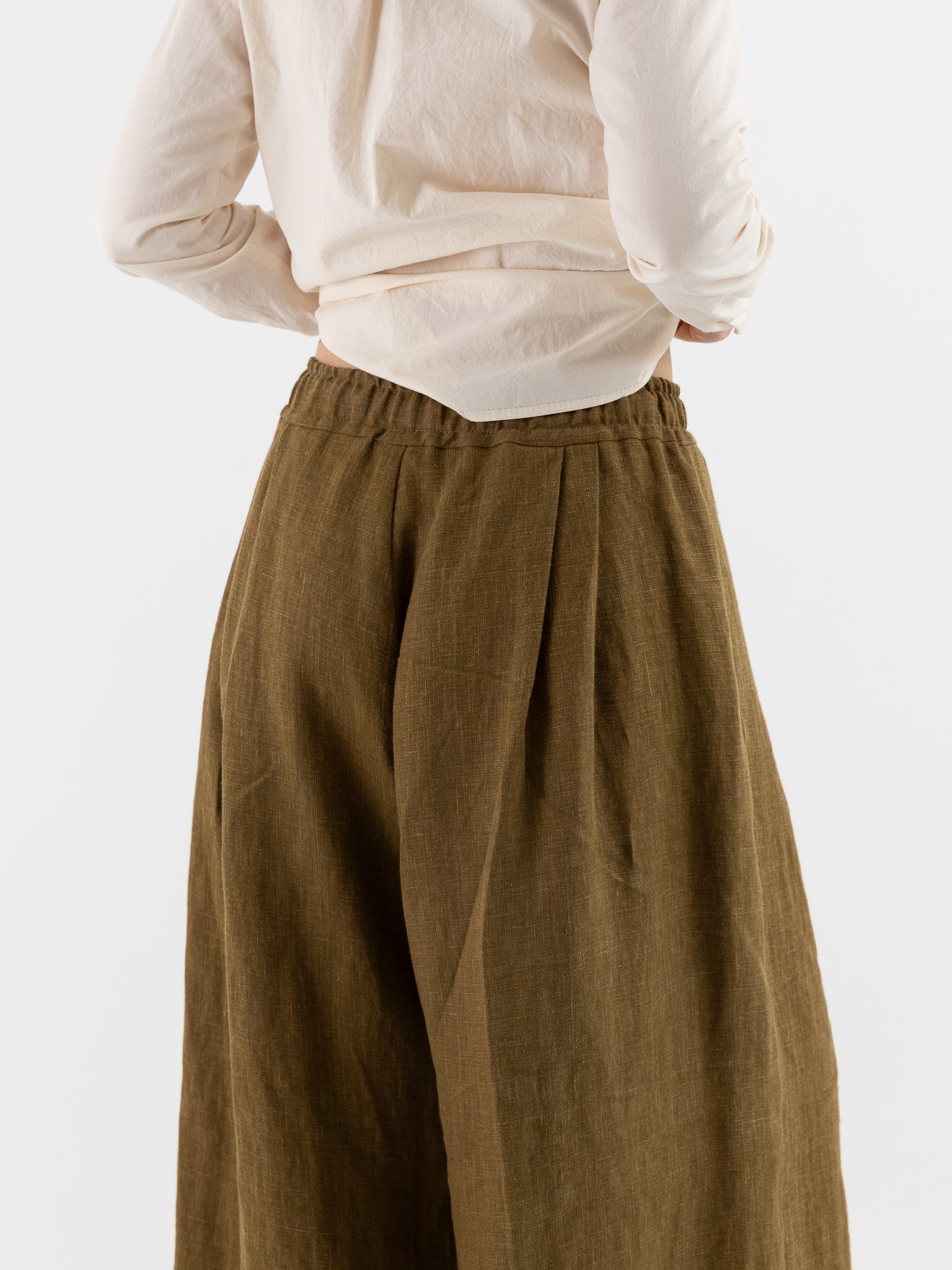 Der Antagonist Culotte in Fir Green - DER ANTAGONIST at Worthwhile - shop PANT