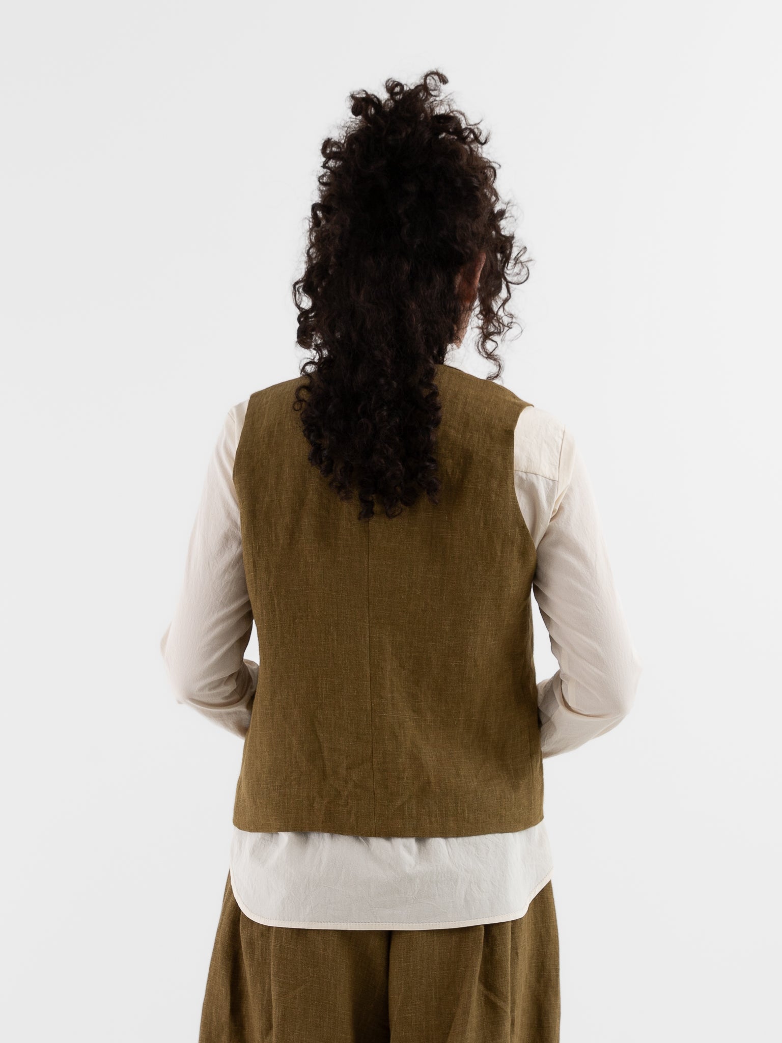 Der Antagonist Vest in Fir Green - DER ANTAGONIST at Worthwhile - shop VEST