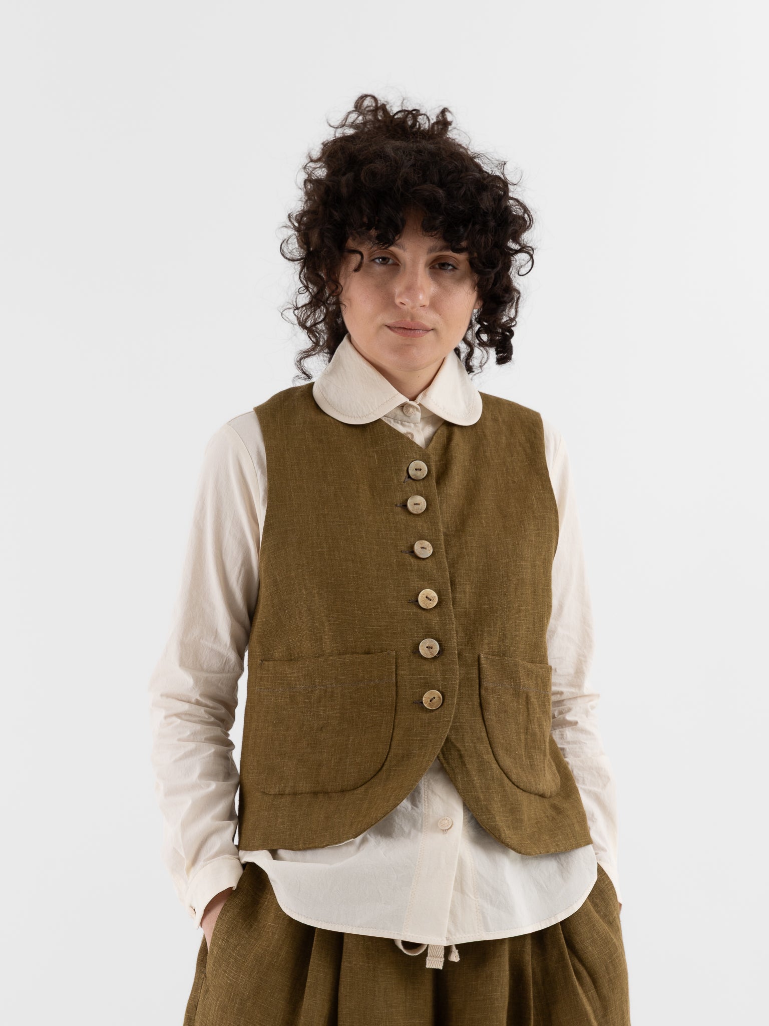 Der Antagonist Vest in Fir Green - DER ANTAGONIST at Worthwhile - shop VEST