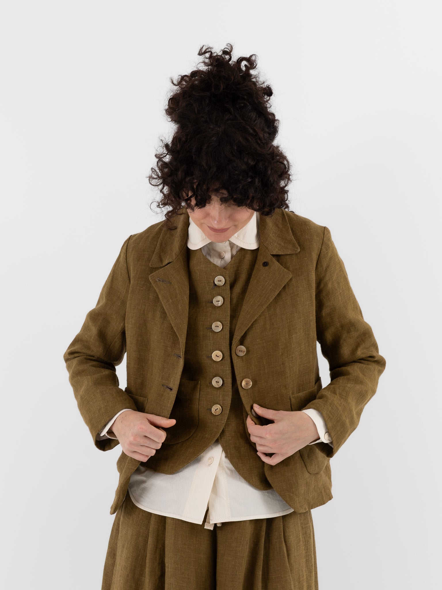 Der Antagonist Jacket in Fir Green - DER ANTAGONIST at Worthwhile - shop JACKET