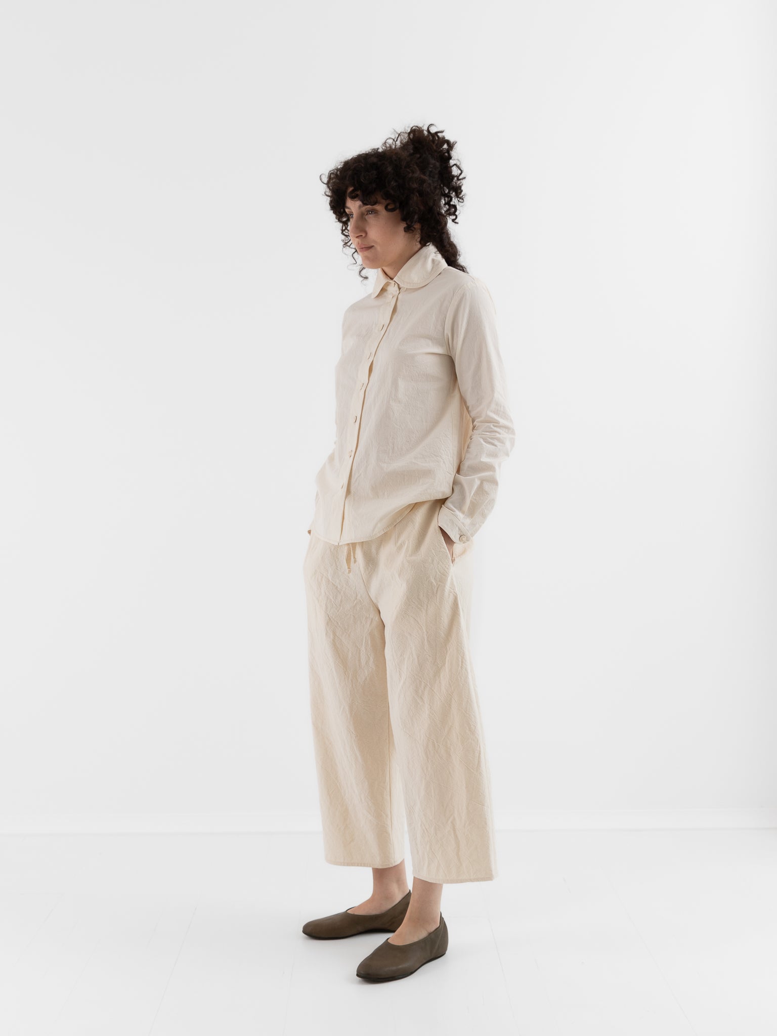 Der Antagonist Pants in Natural - DER ANTAGONIST at Worthwhile - shop PANT