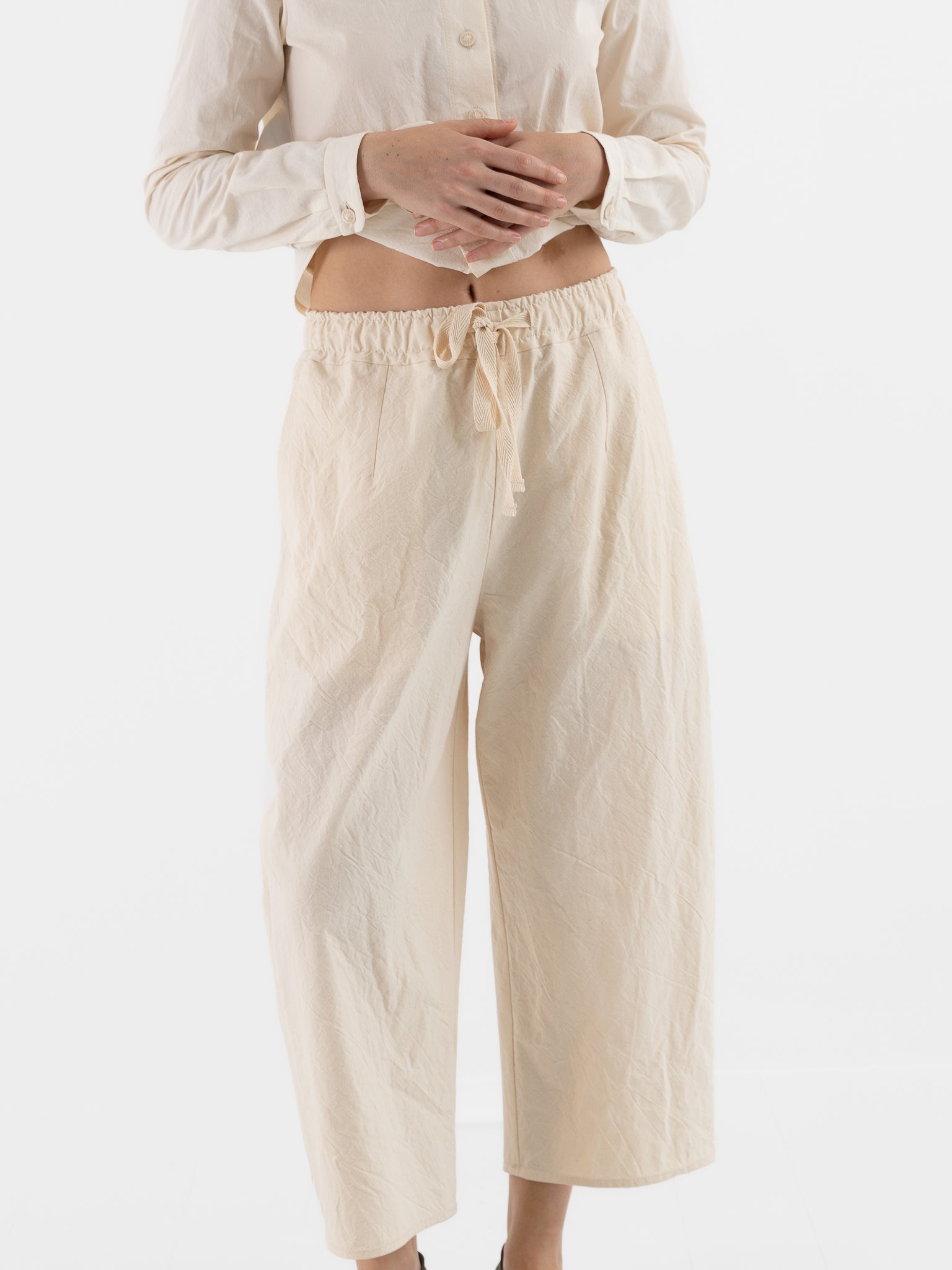 Der Antagonist Pants in Natural - DER ANTAGONIST at Worthwhile - shop PANT