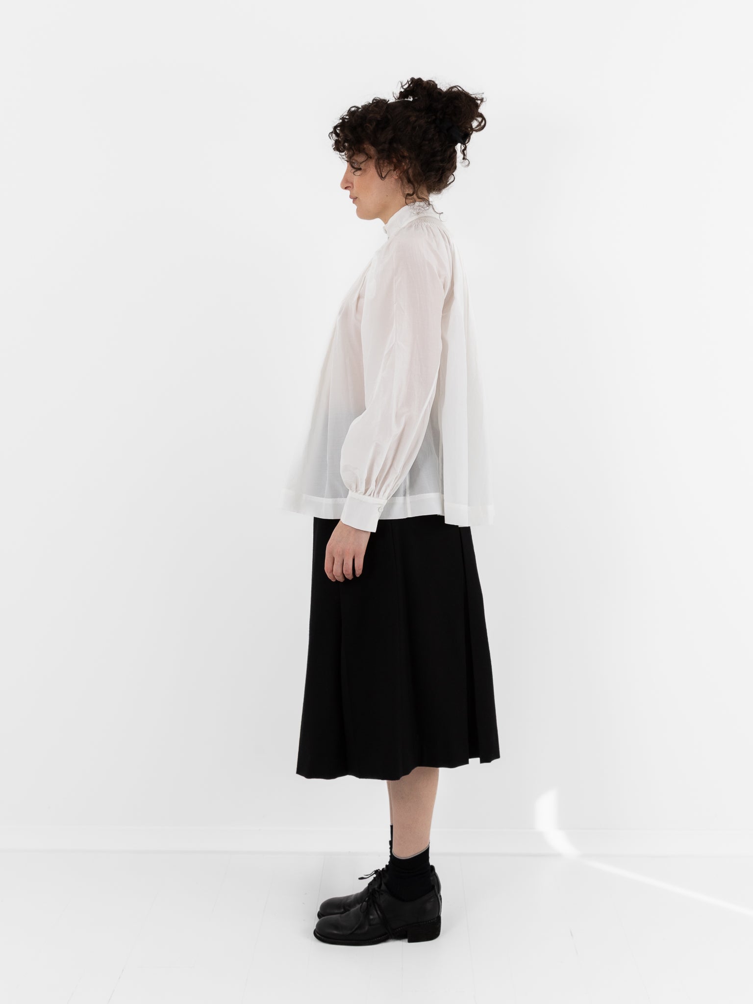 École De Curiosités Anne Shirt in Off White - ECOLE DE CURIOSITES at Worthwhile - shop TOP
