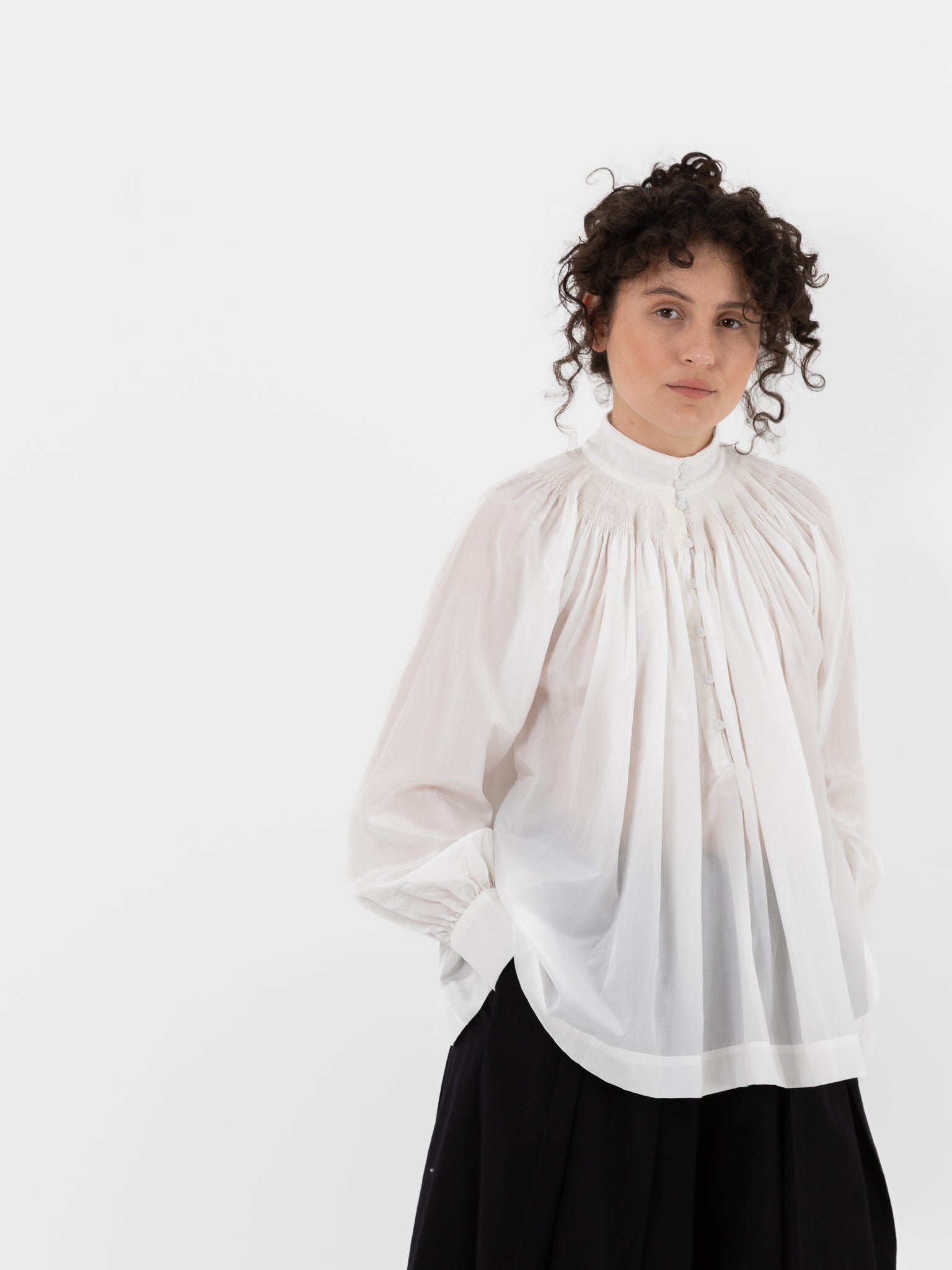 École De Curiosités Anne Shirt in Off White - ECOLE DE CURIOSITES at Worthwhile - shop TOP