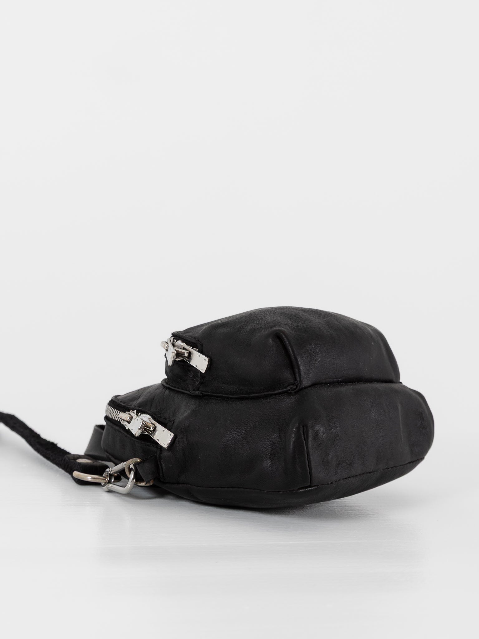 GUIDI DBP05MINI ショルダーバッグ Guidi Mini Backpack DBP05 in Black at Worthwhile