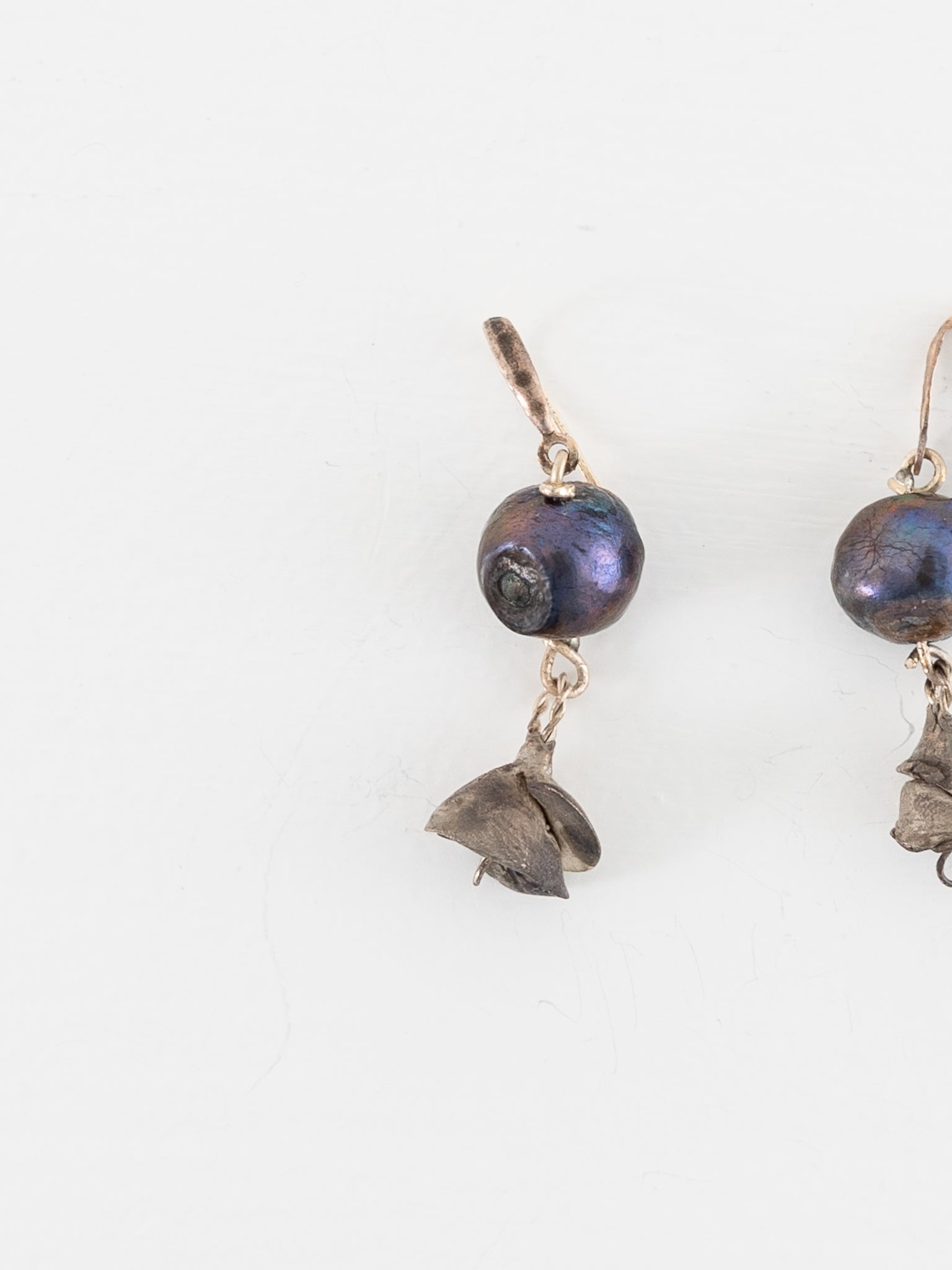 Atelier Inscrire Keshi Pearl with Rose Earrings - Worthwhile - ATELIER INSCRIRE