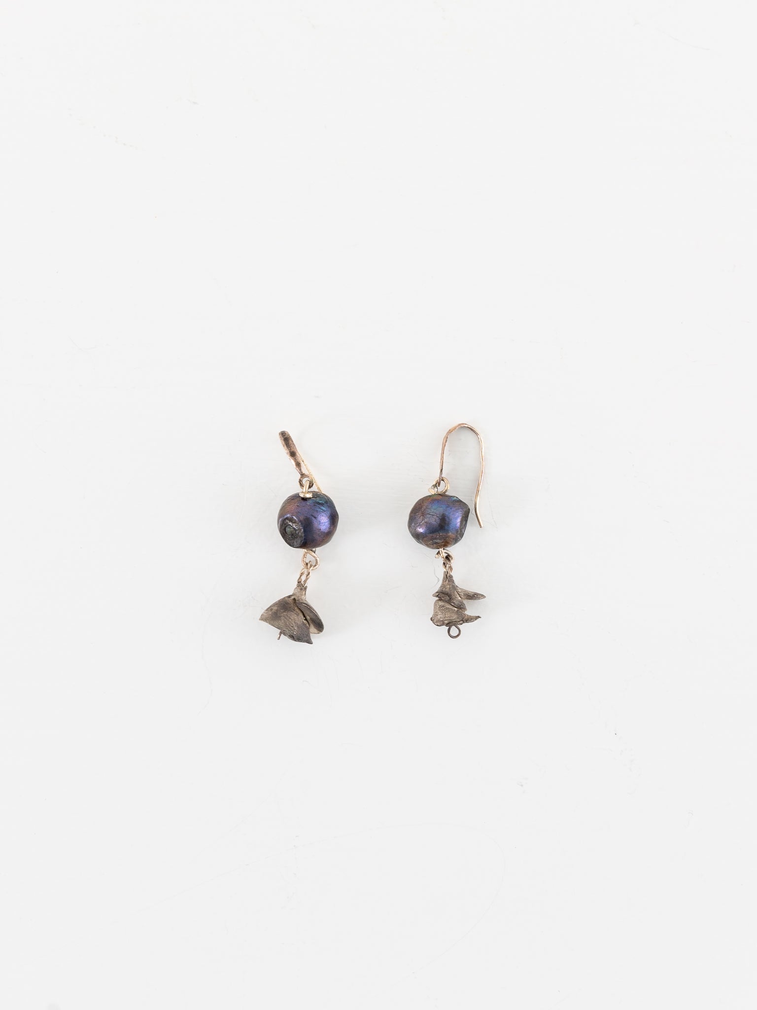 Atelier Inscrire Keshi Pearl with Rose Earrings - Worthwhile - ATELIER INSCRIRE