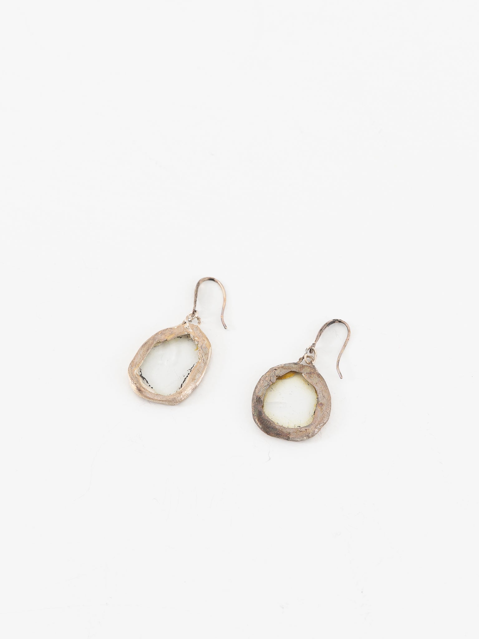 Atelier Inscrire Glass Round Earrings - Worthwhile - ATELIER INSCRIRE