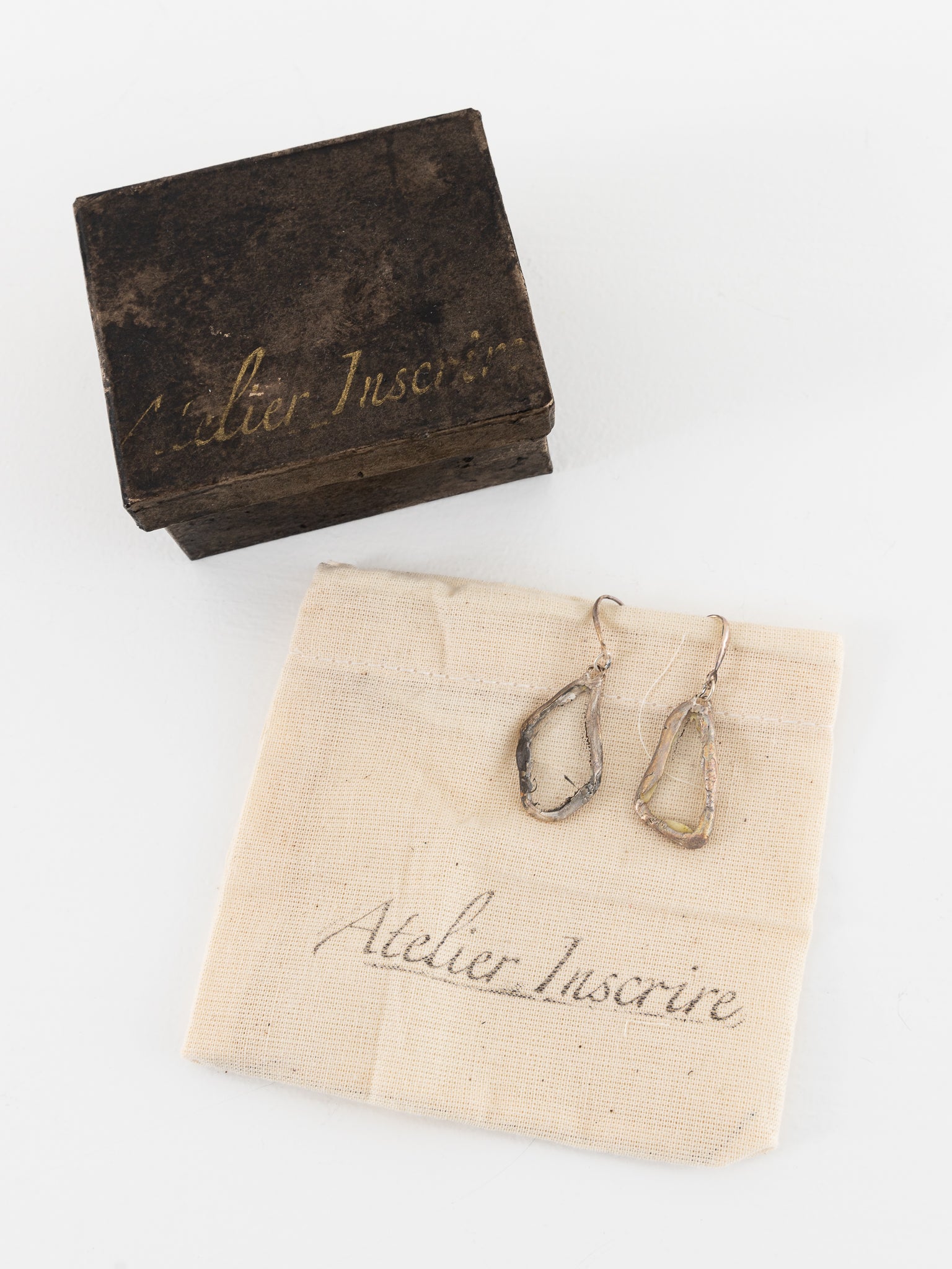 Atelier Inscrire Glass Oval Earrings - Worthwhile - ATELIER INSCRIRE