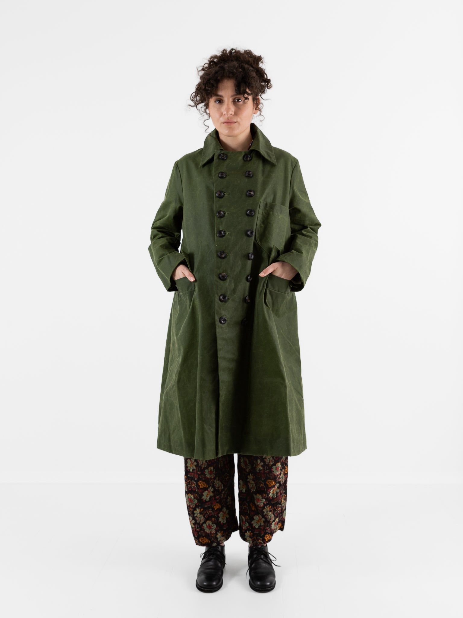 John Alexander Skelton Erskine Coat in Green - JOHN ALEXANDER SKELTON at Worthwhile