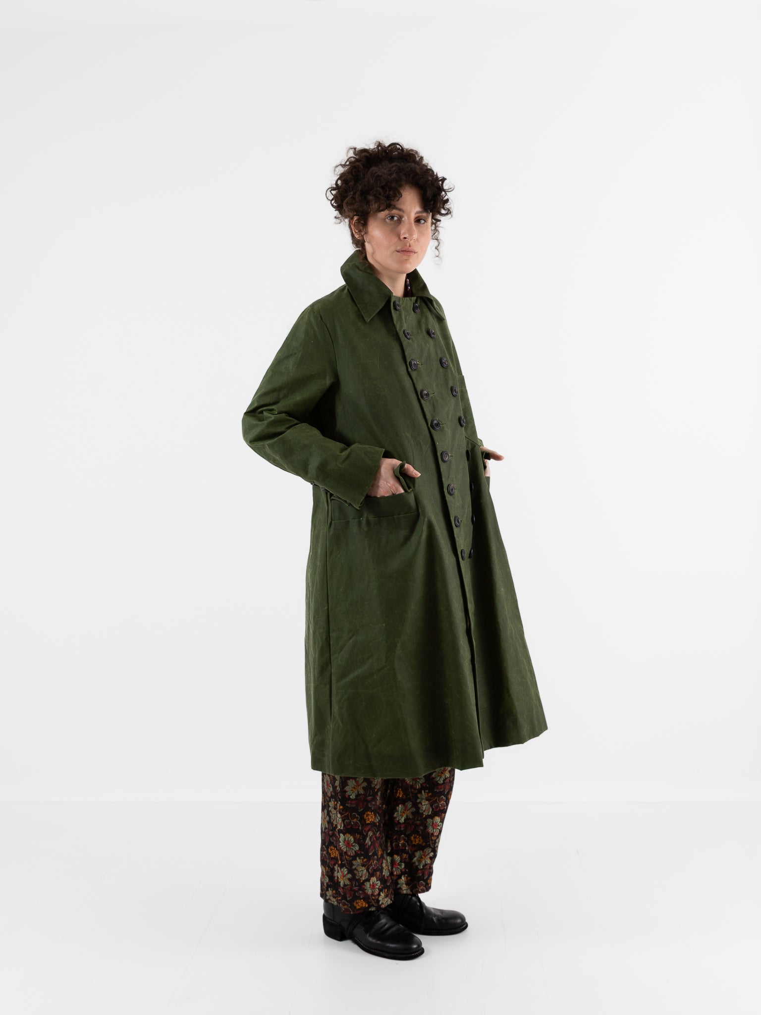 John Alexander Skelton Erskine Coat in Green - JOHN ALEXANDER SKELTON at Worthwhile