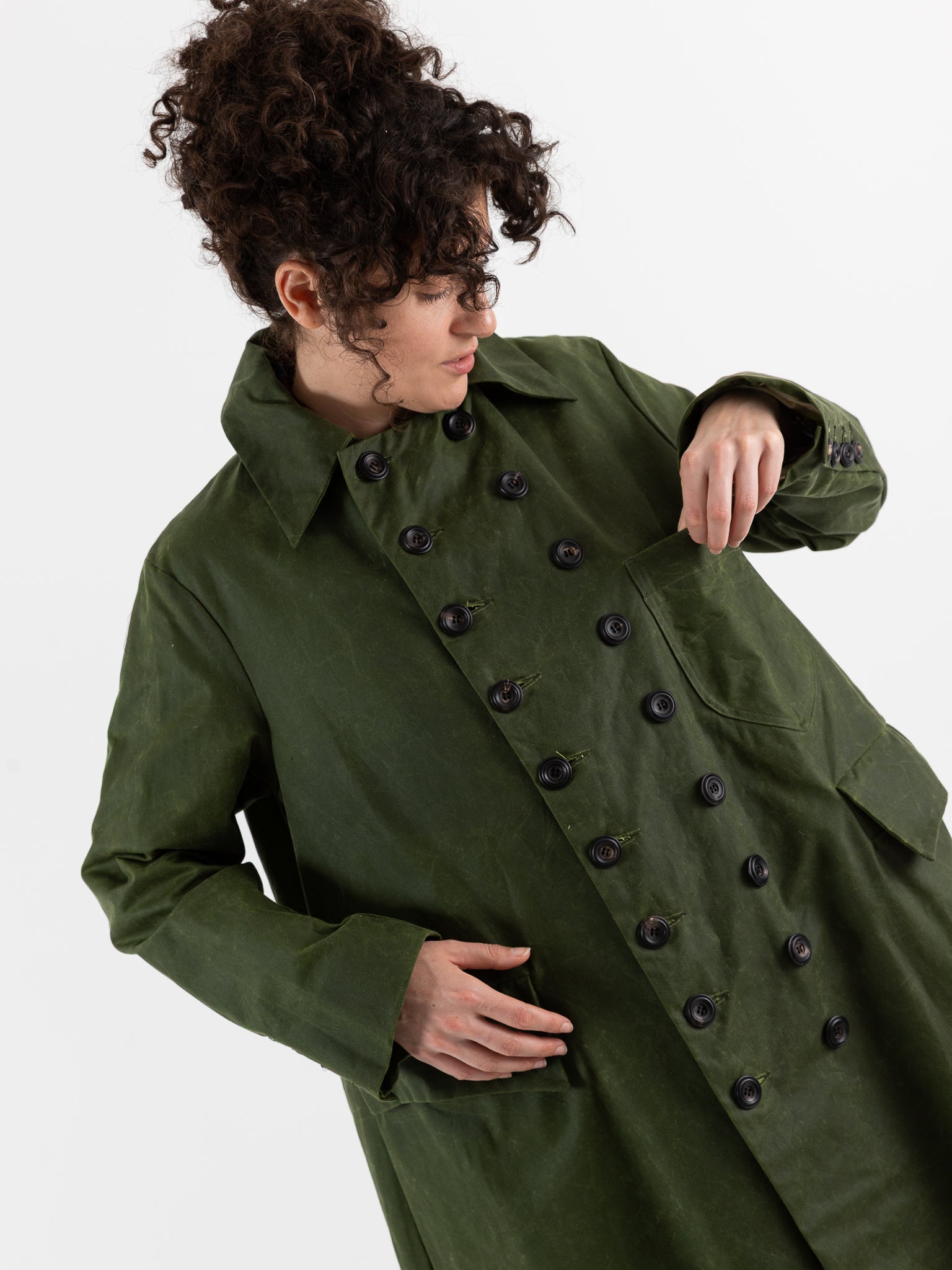 John Alexander Skelton Erskine Coat in Green - JOHN ALEXANDER SKELTON at Worthwhile