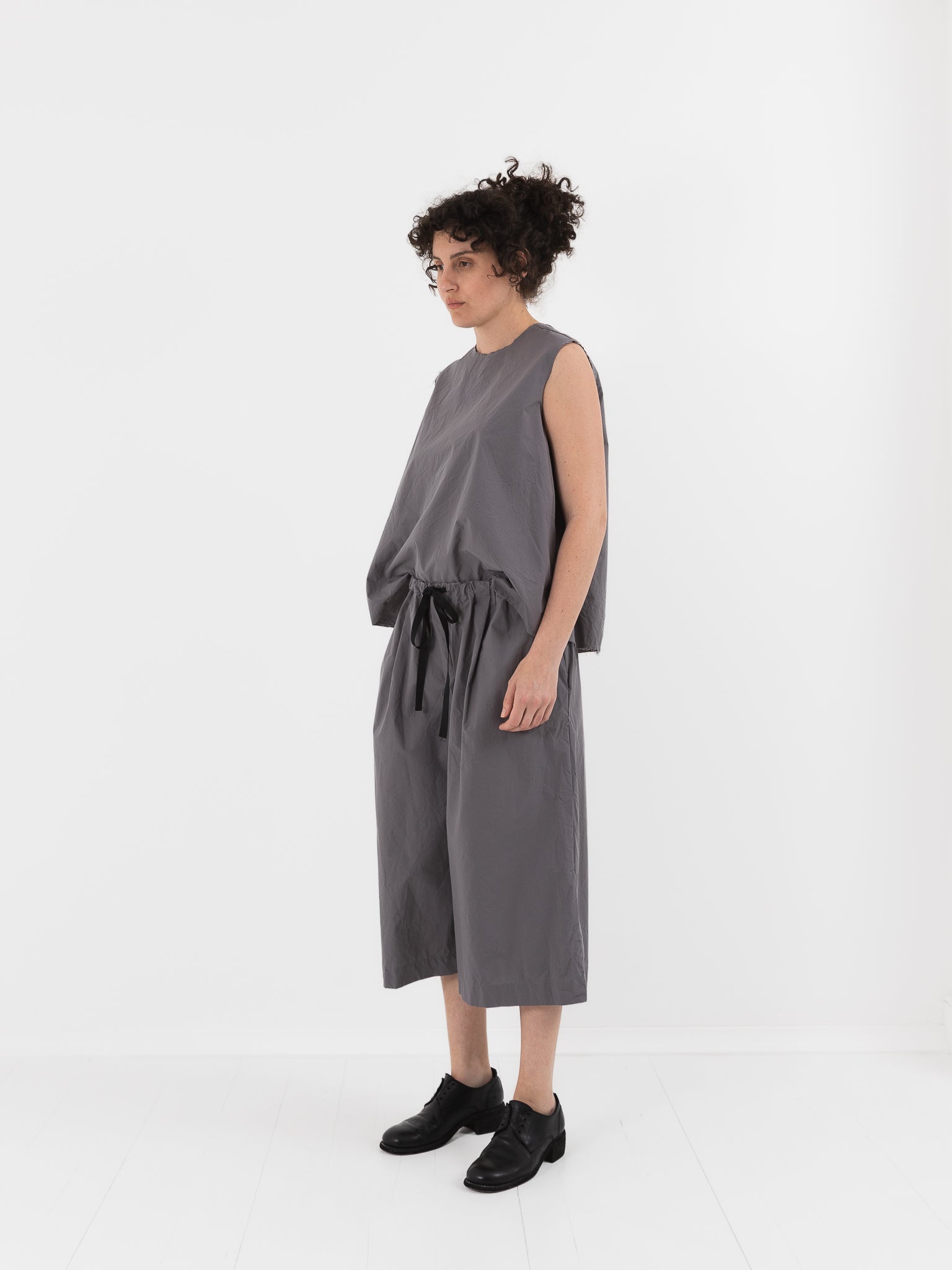 SCHA Volume Pant in Charcoal Grey - SCHA at Worthwhile - shop PANT