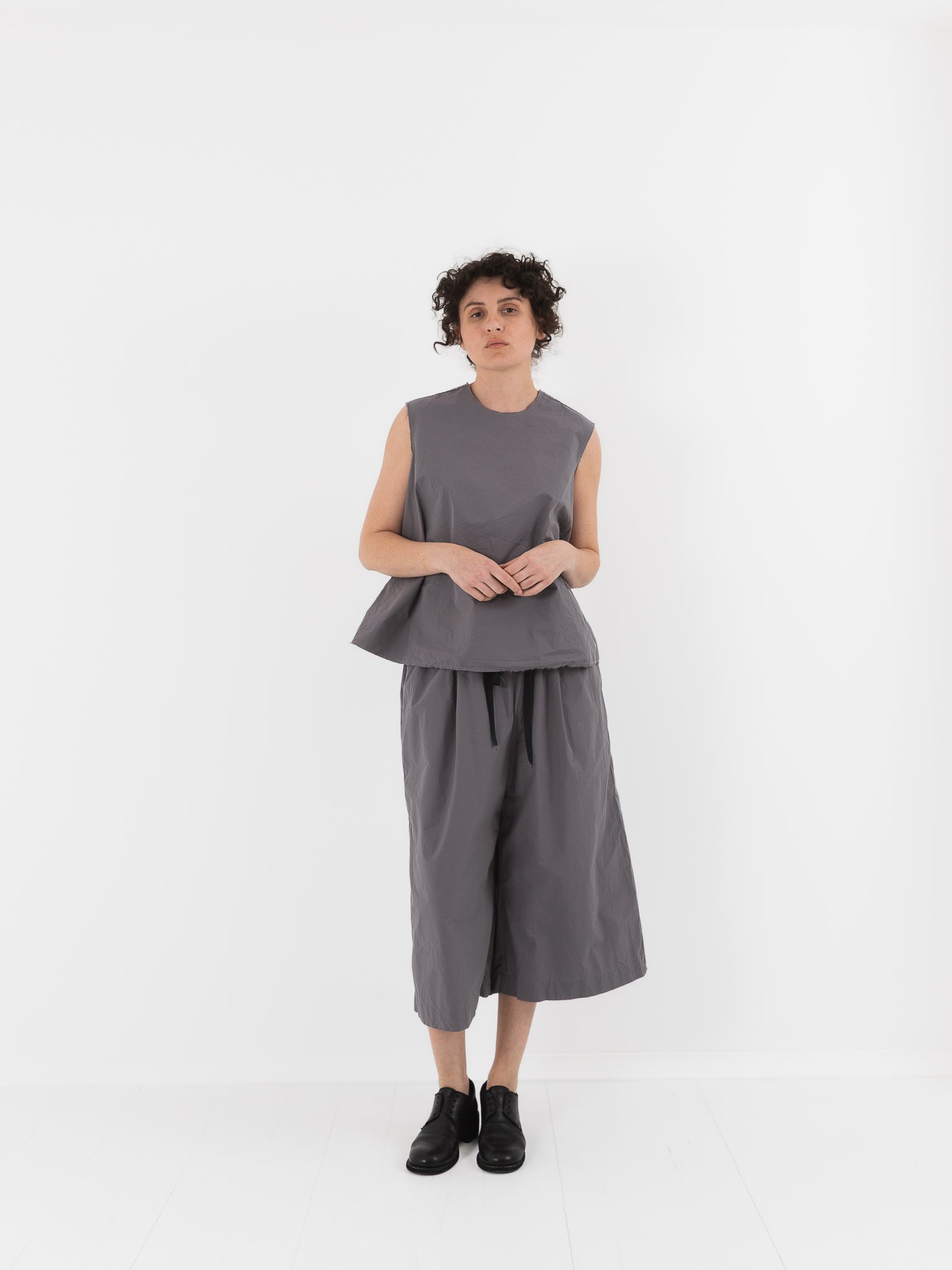 SCHA Volume Pant in Charcoal Grey - SCHA at Worthwhile - shop PANT