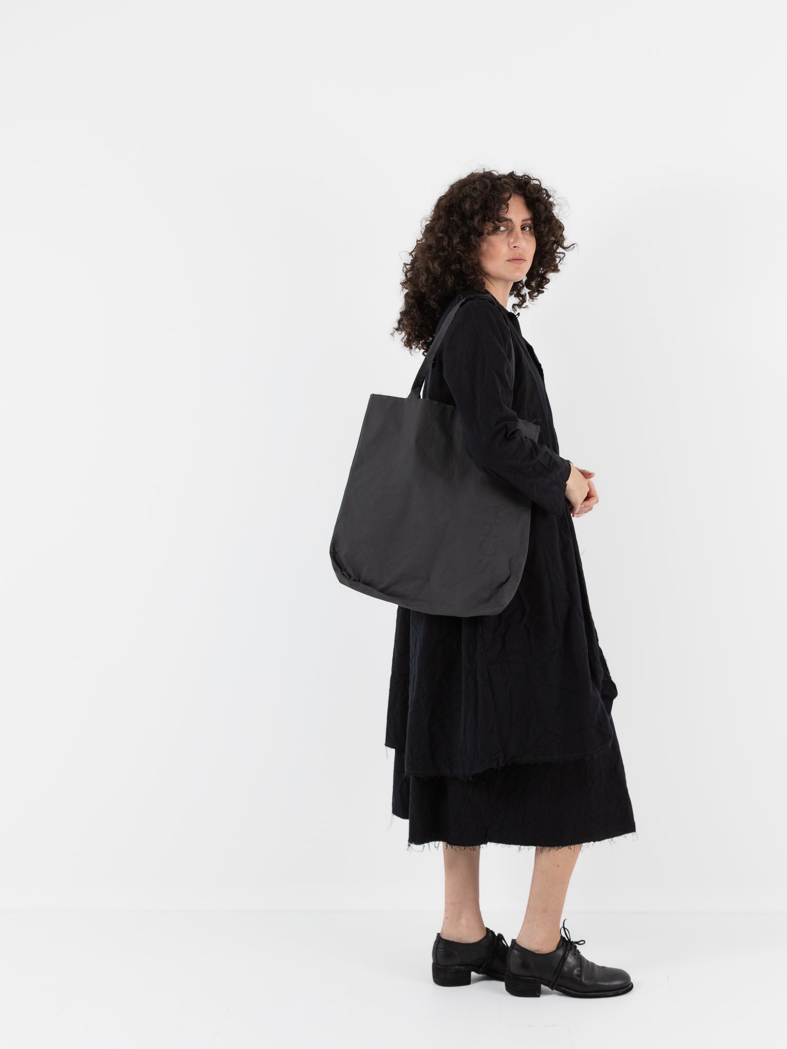 SCHA Big Carry Bag in Charcoal Grey - Worthwhile