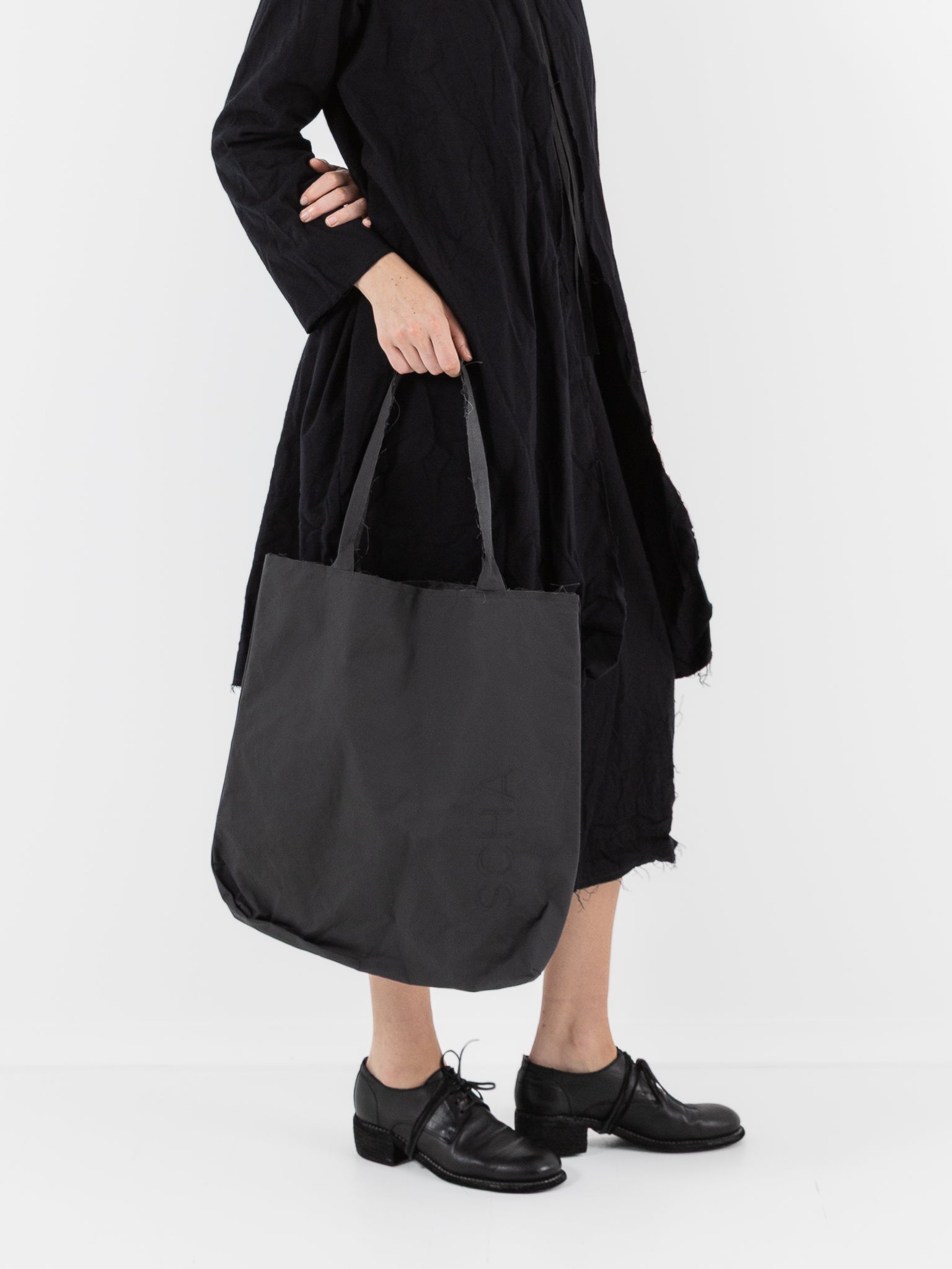SCHA Big Carry Bag in Charcoal Grey - Worthwhile