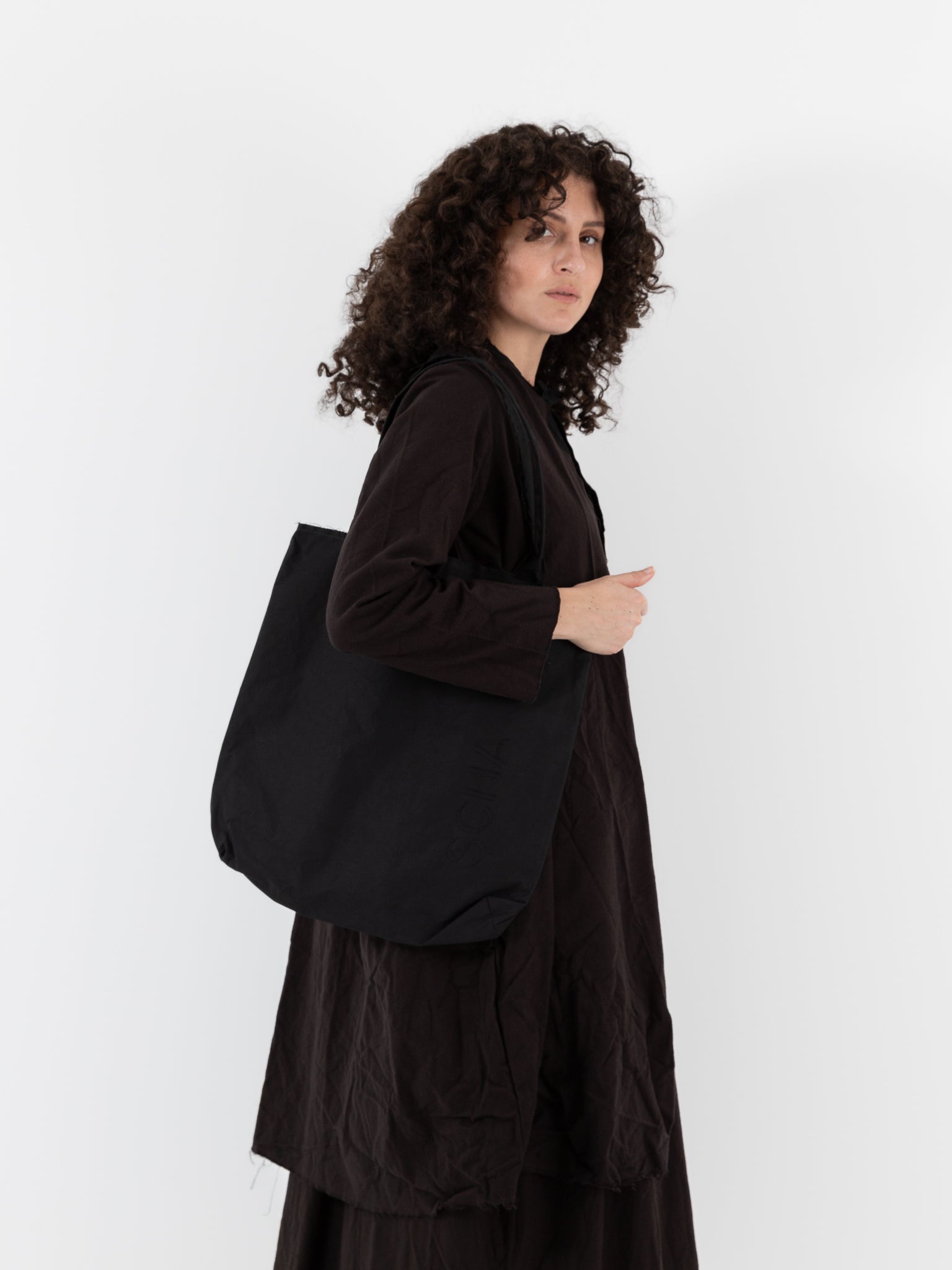 SCHA Big Carry Bag in Black - Worthwhile