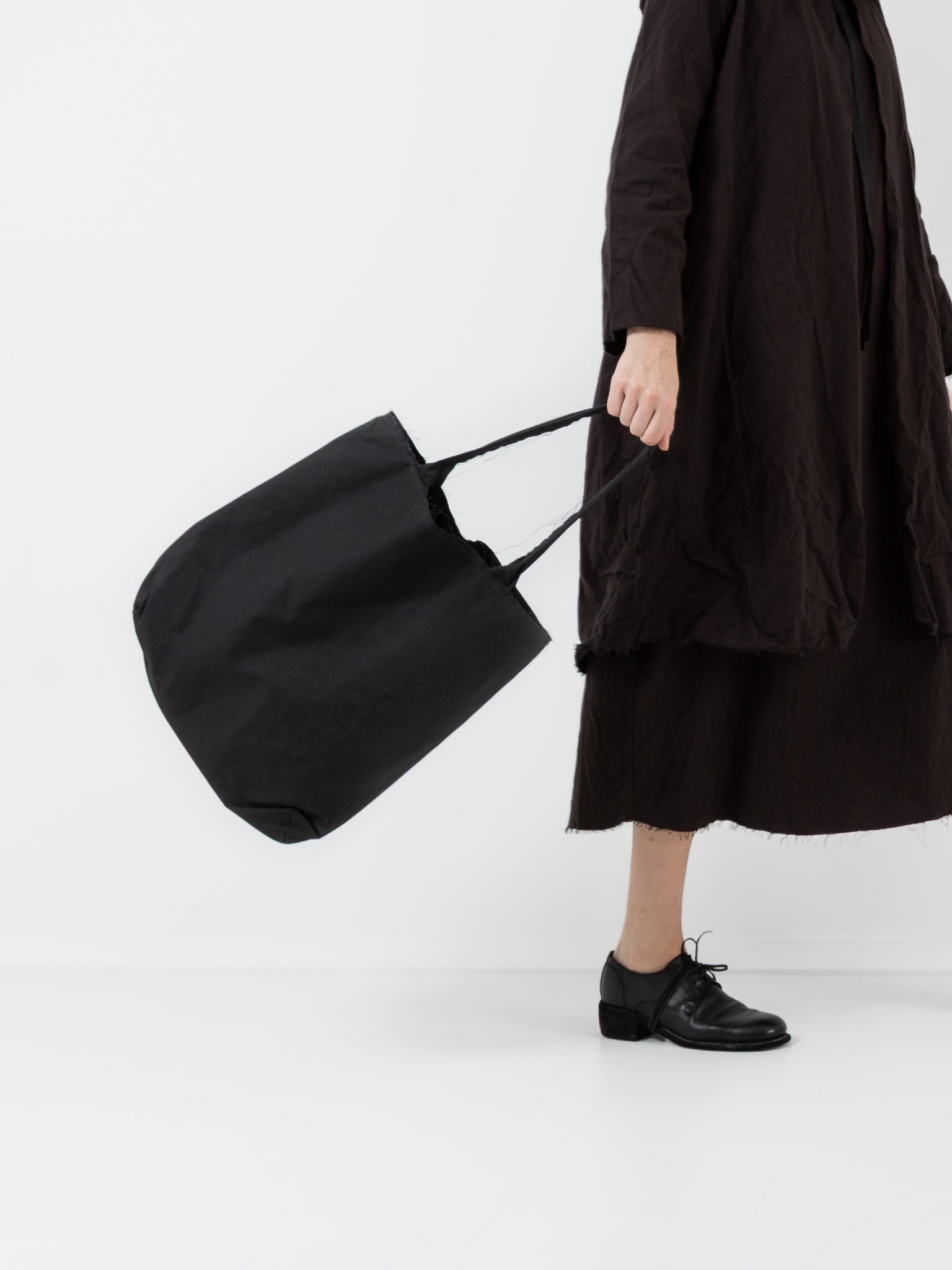 SCHA Big Carry Bag in Black - Worthwhile