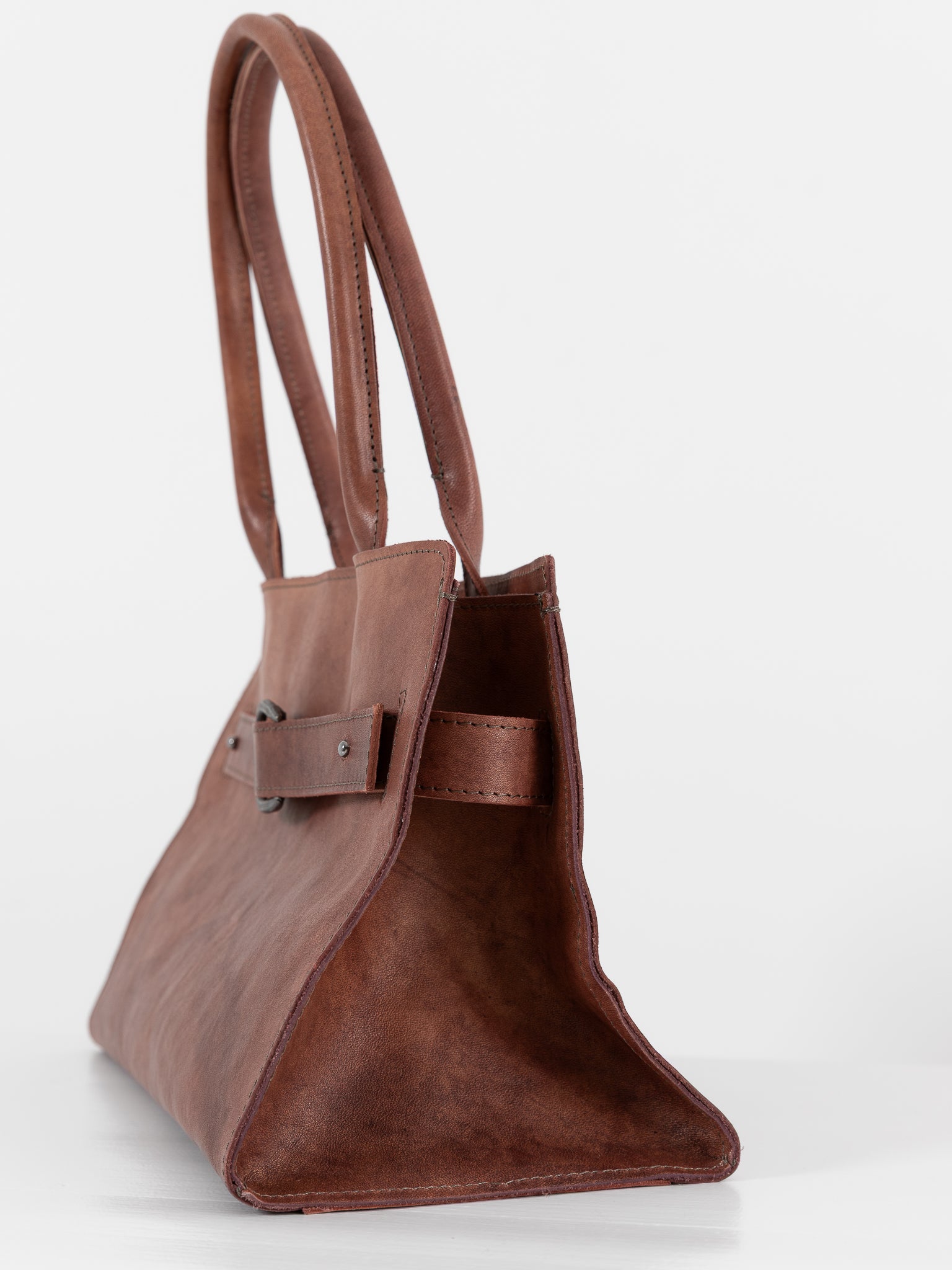 Tagliovivo Wide Sella Bag, Bauxite at Worthwhile