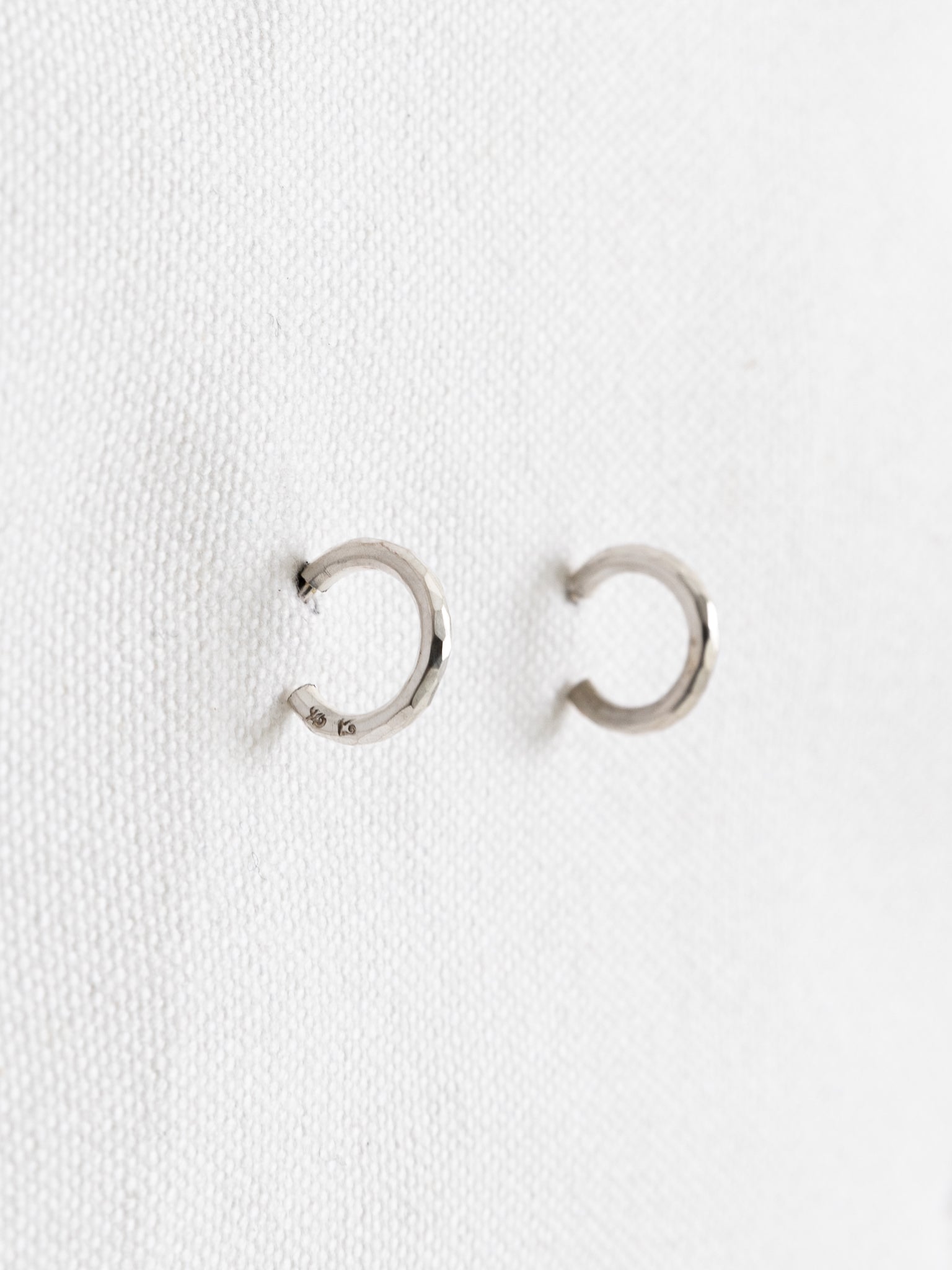 Werkstatt:München Hoop Studs Fine Hammered - Worthwhile