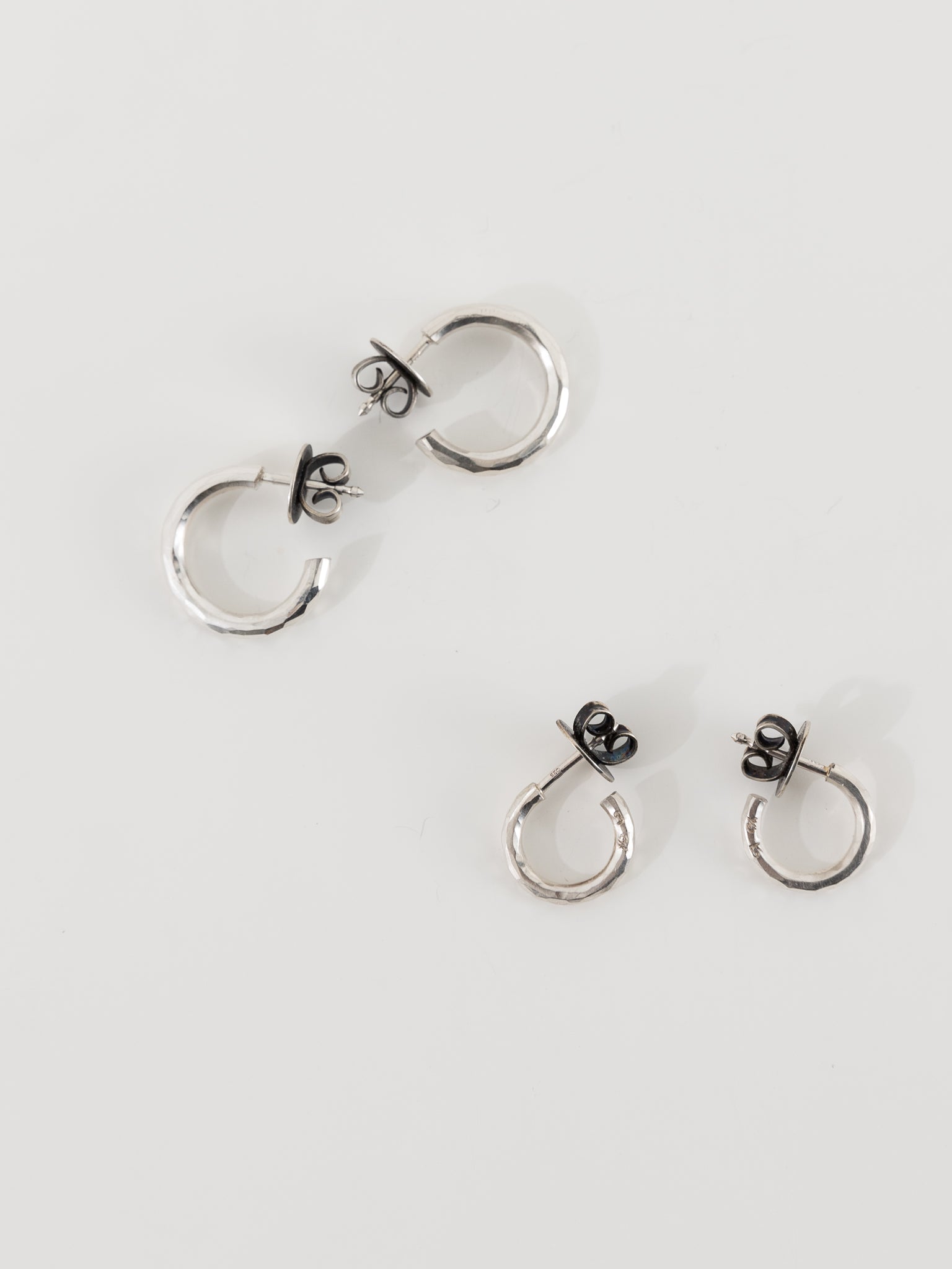 Werkstatt:München Hoop Studs Hammered - Worthwhile